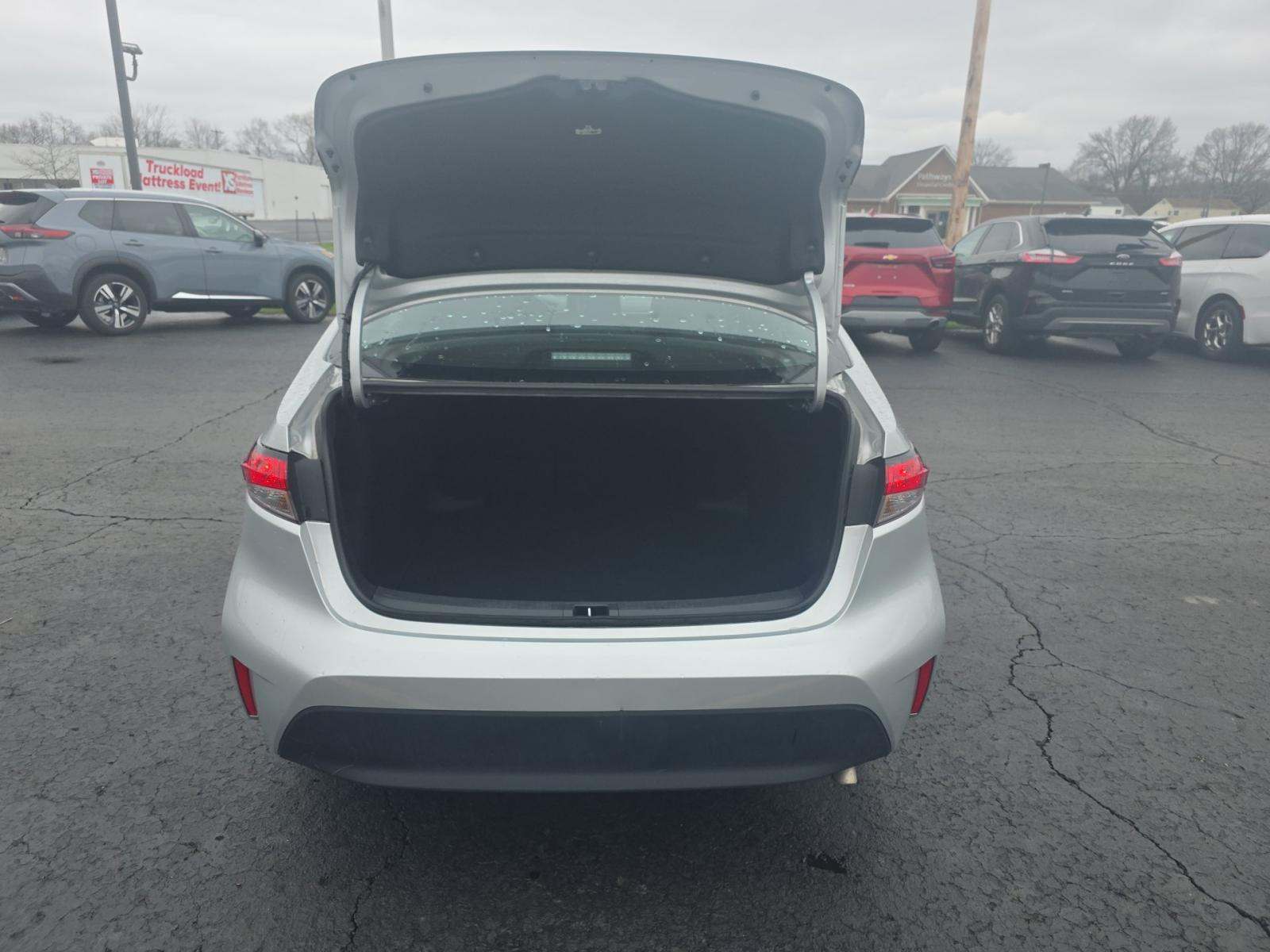 2025 Toyota Corolla LE FWD