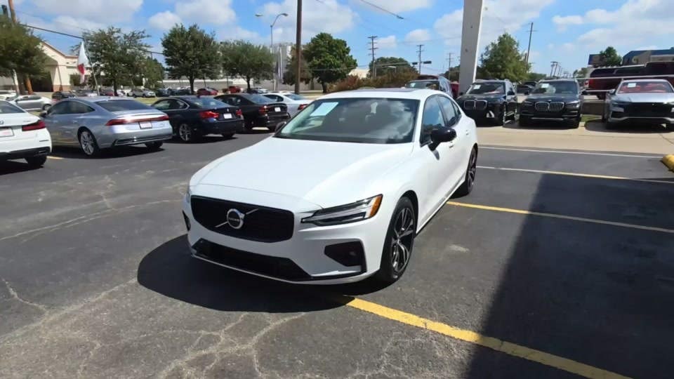 2024 Volvo S60 B5 Plus Dark