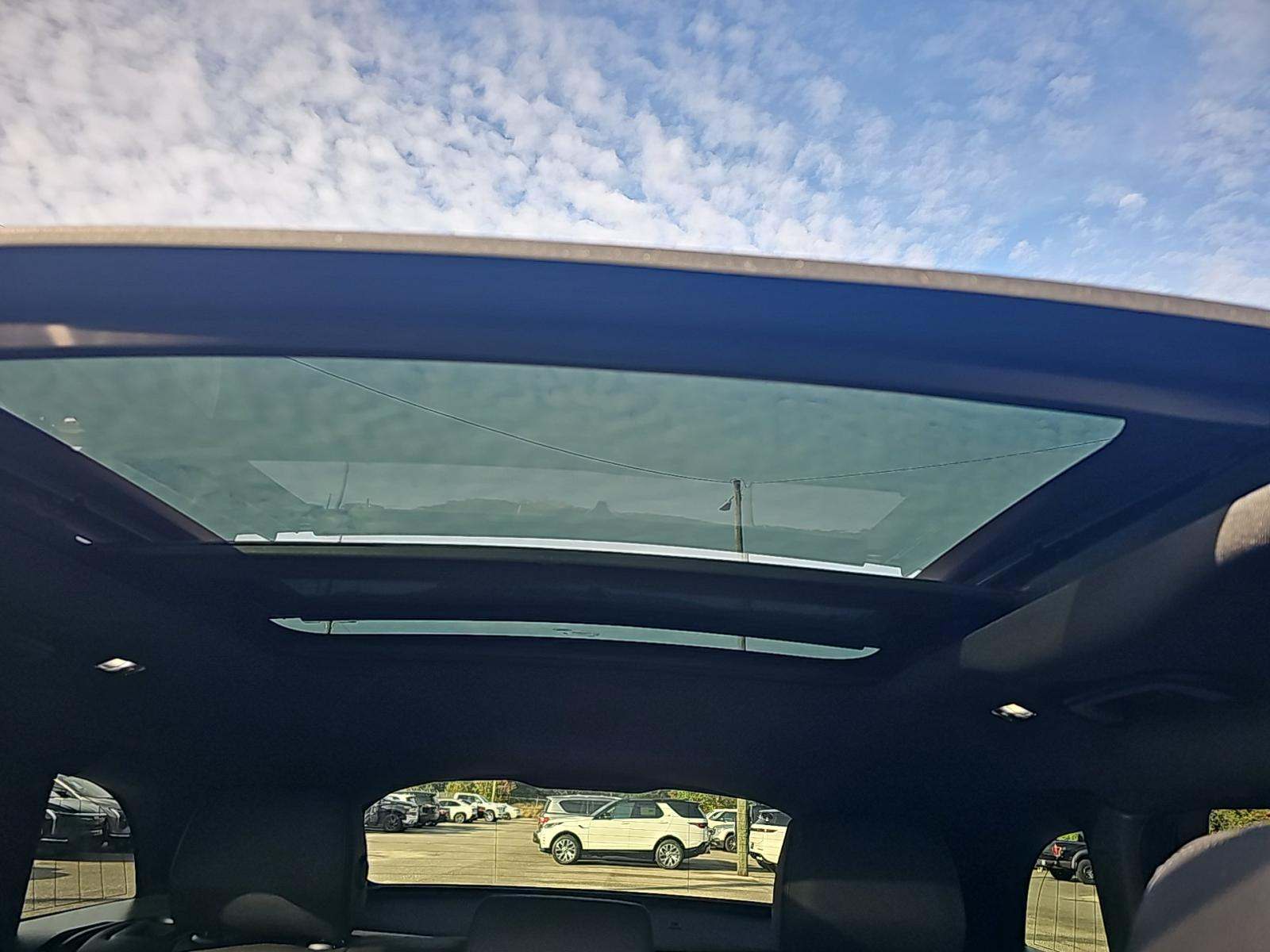 2025 Land Rover Range Rover Velar Dynamic SE AWD