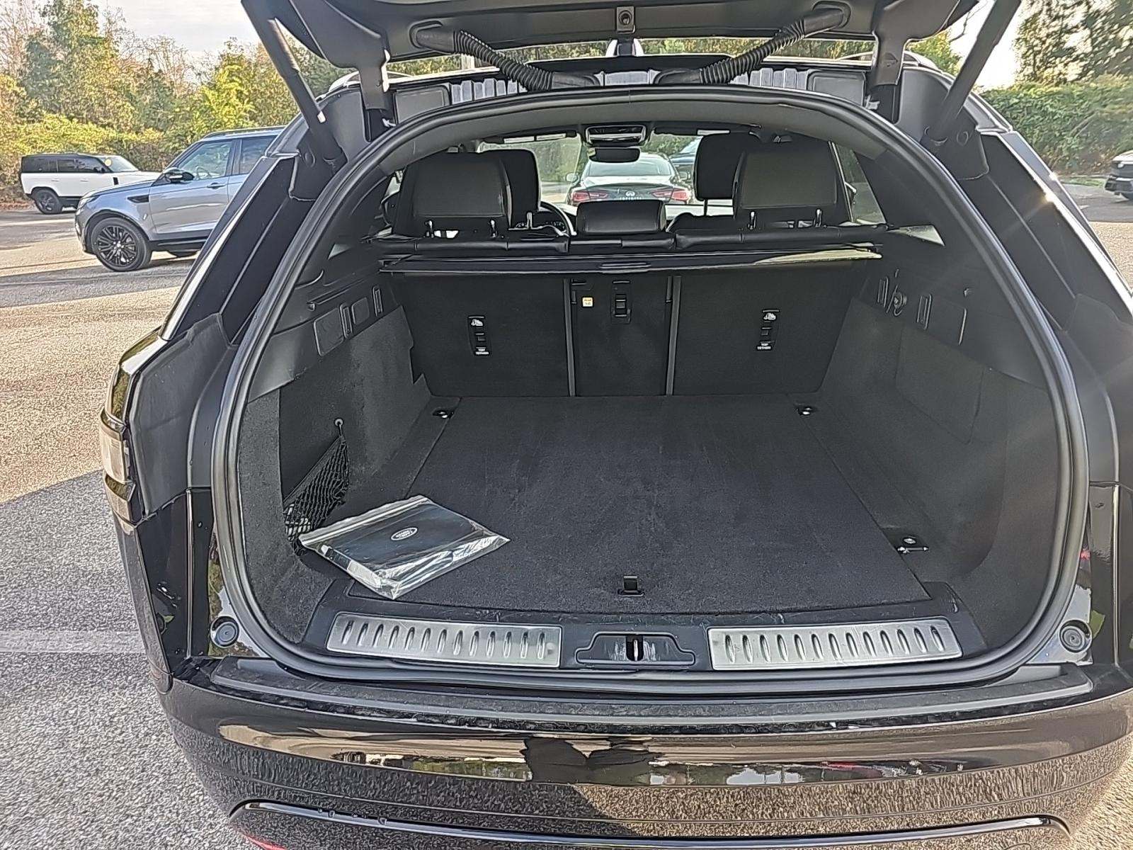 2025 Land Rover Range Rover Velar Dynamic SE AWD