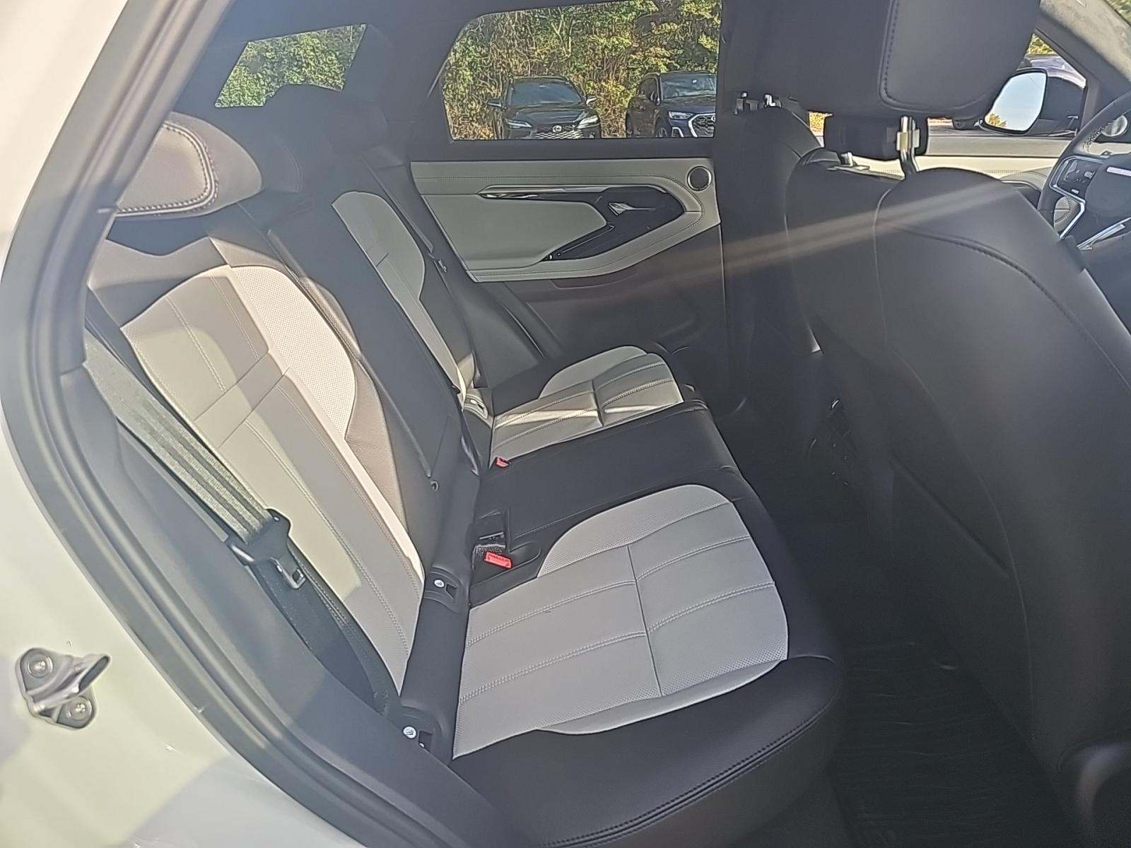 2023 Land Rover Range Rover Evoque R-Dynamic SE AWD