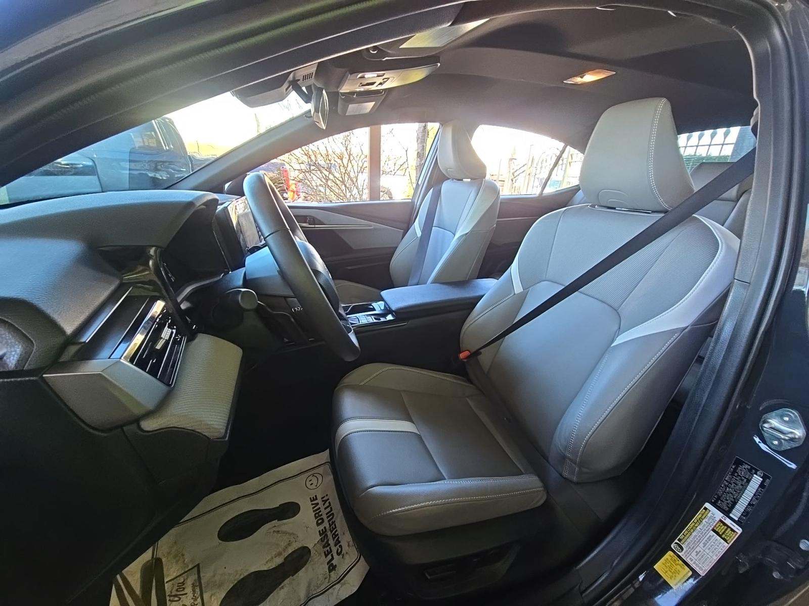 2025 Toyota Camry SE AWD