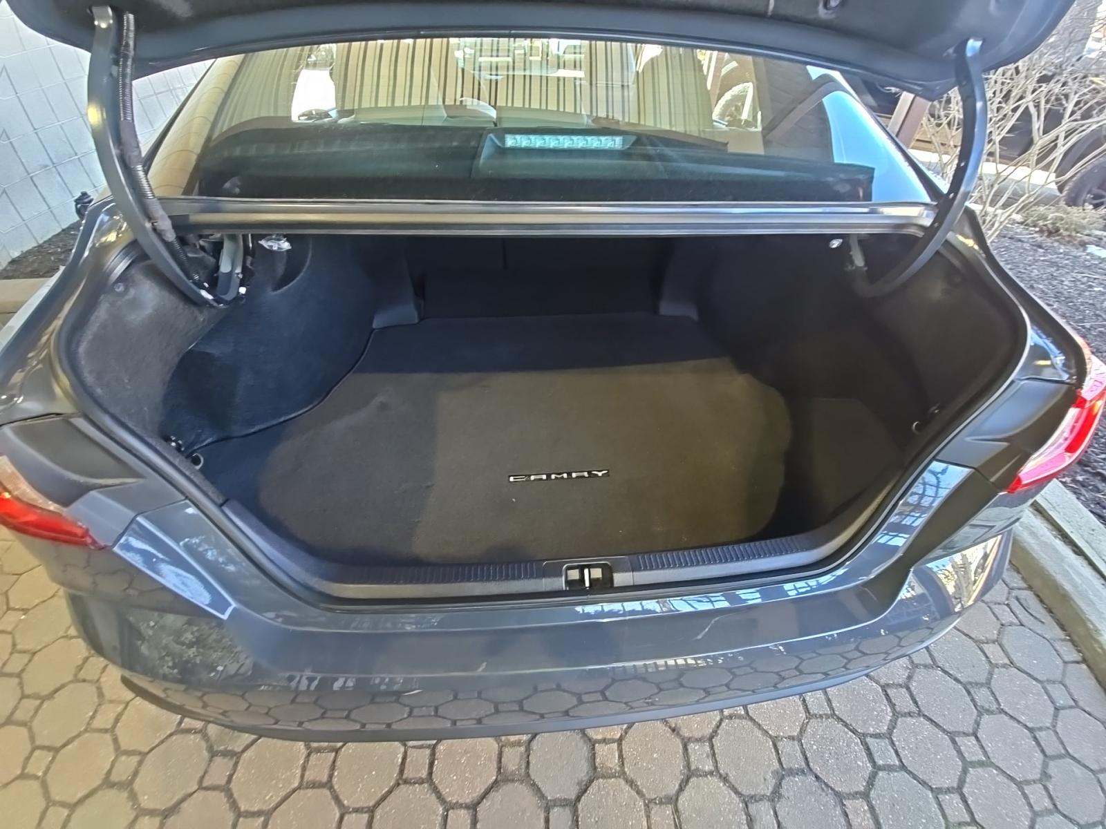 2025 Toyota Camry SE AWD