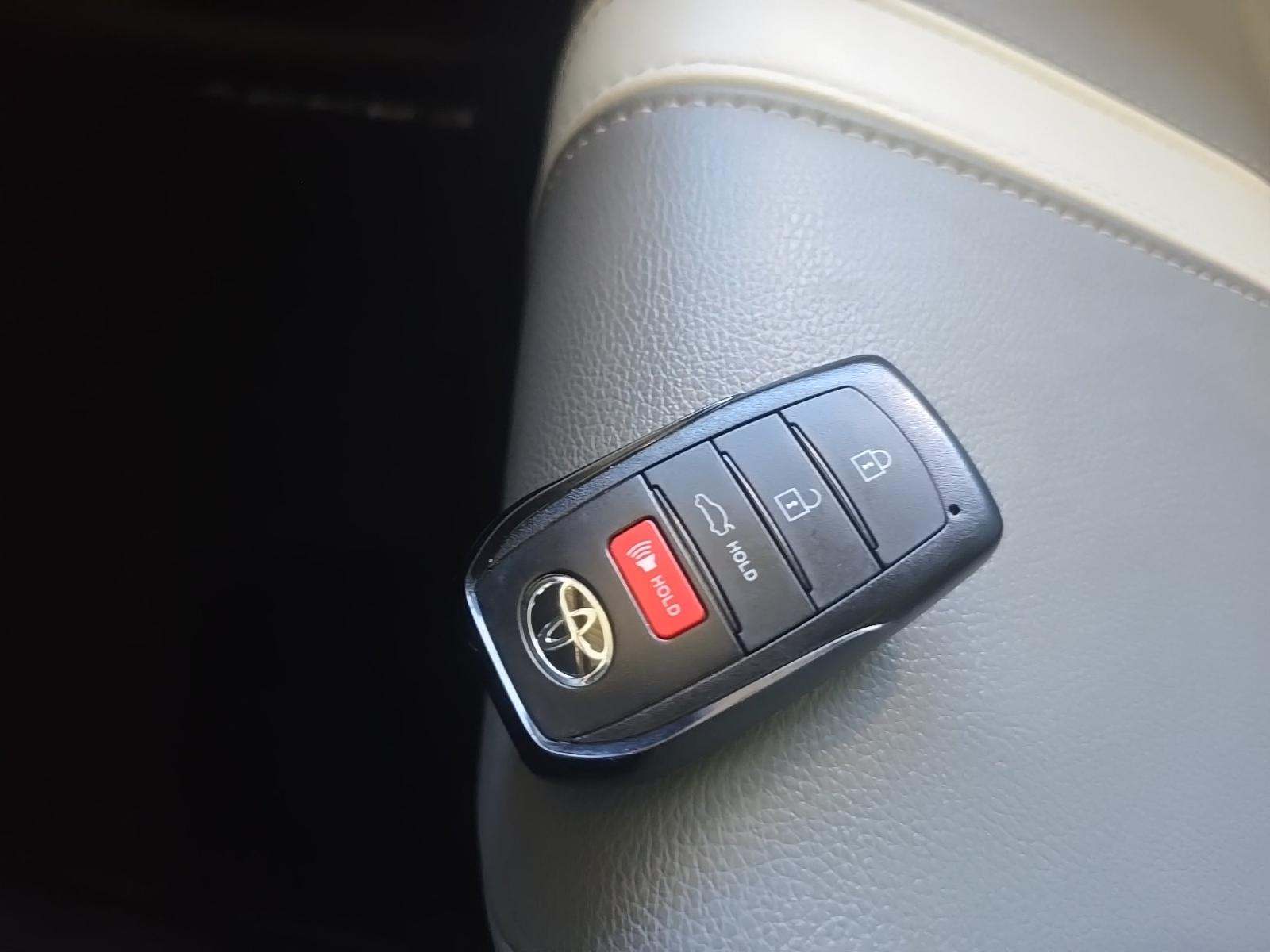 2025 Toyota Camry SE AWD