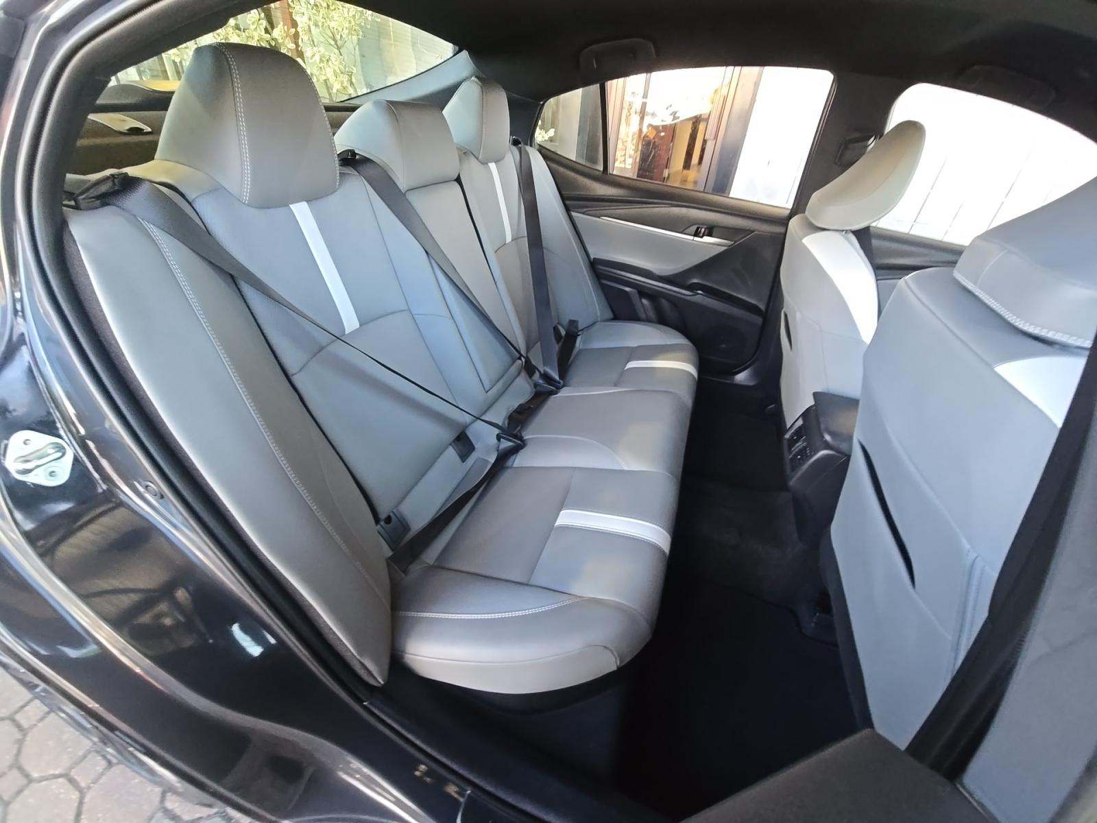 2025 Toyota Camry SE AWD