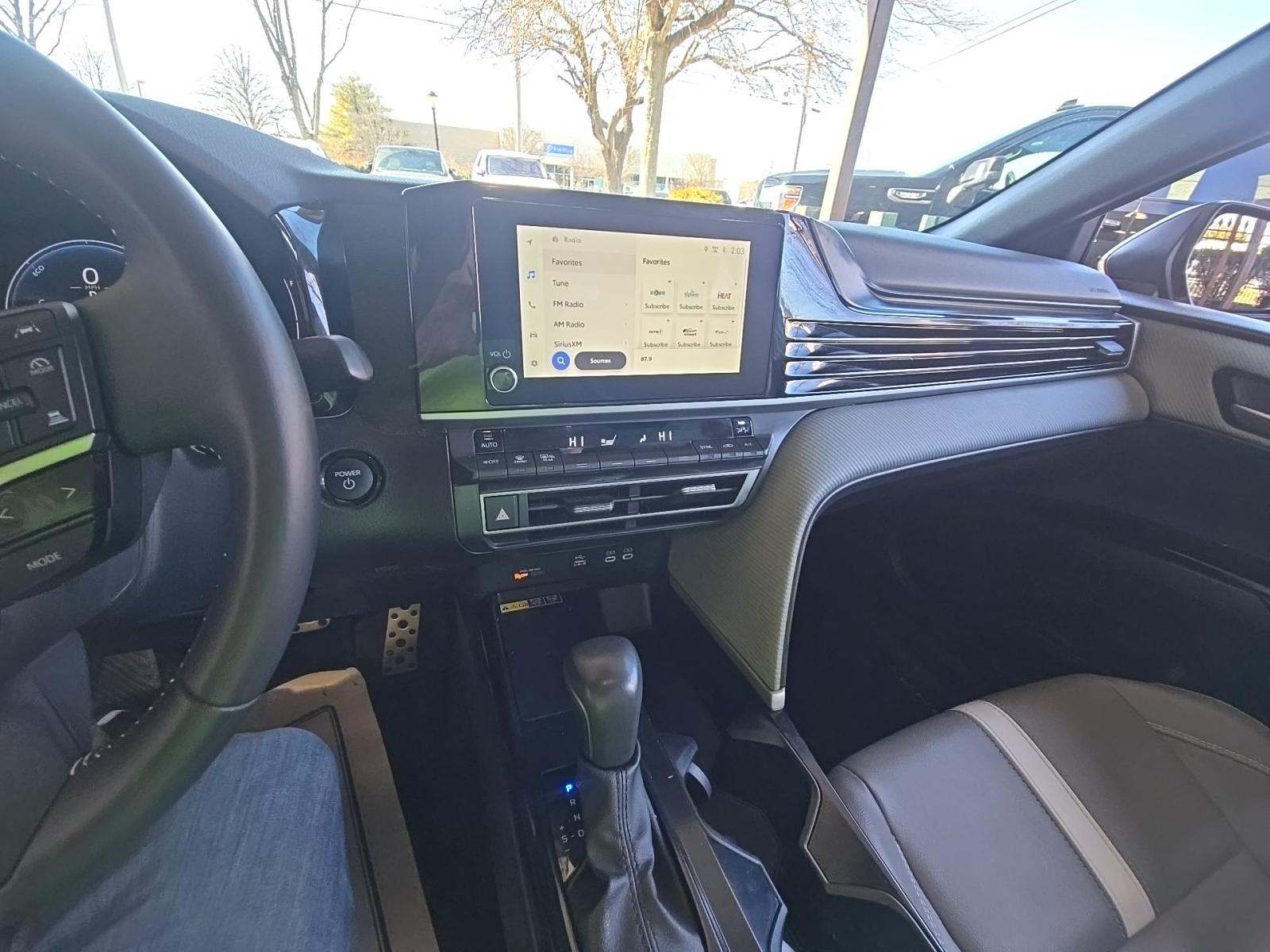 2025 Toyota Camry SE AWD