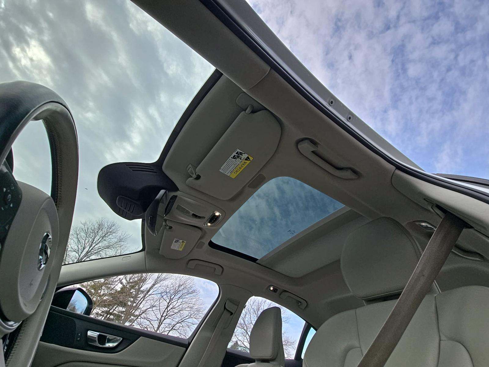 2022 Volvo S60 B5 Momentum AWD