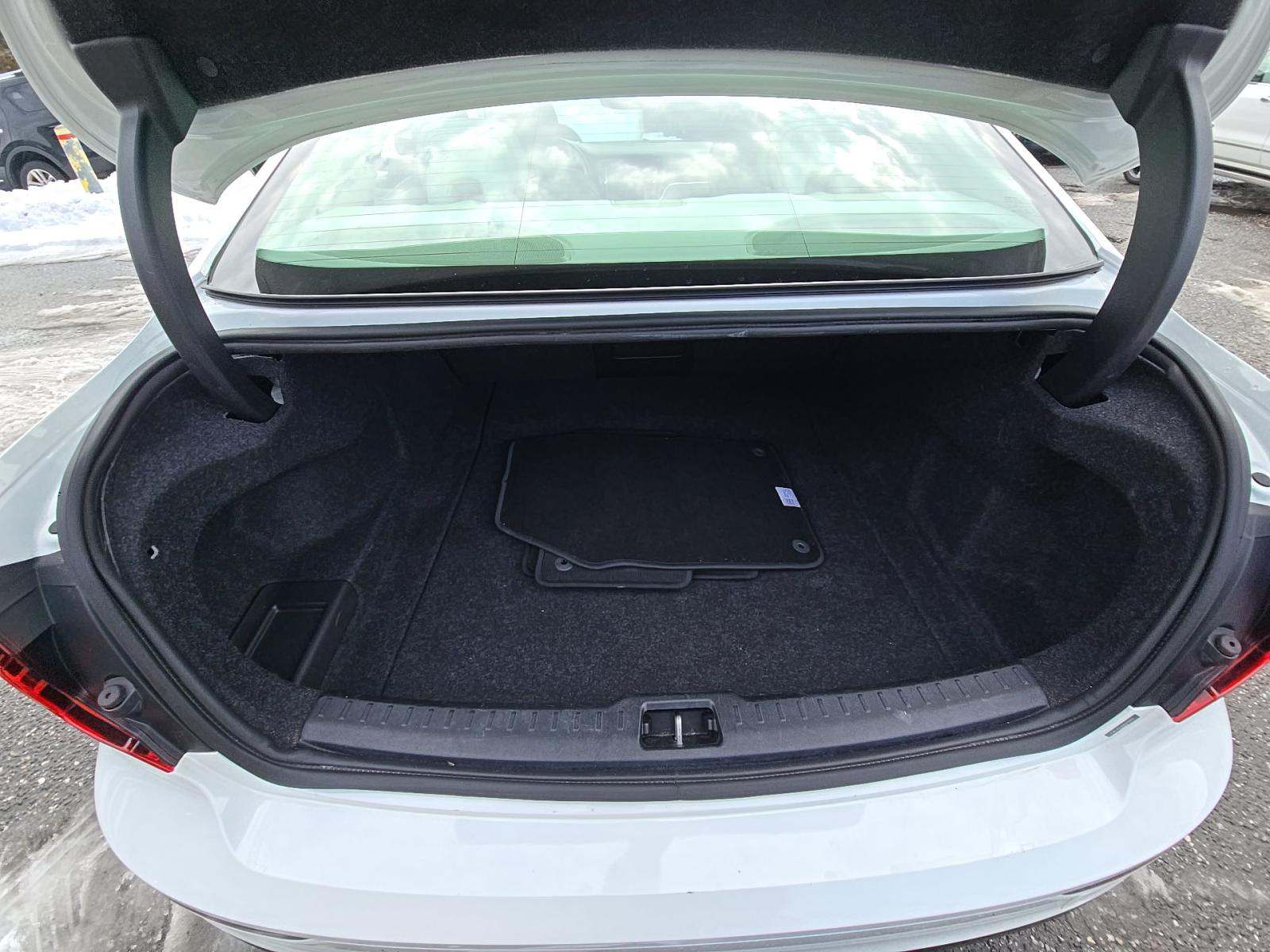 2022 Volvo S60 B5 Momentum AWD