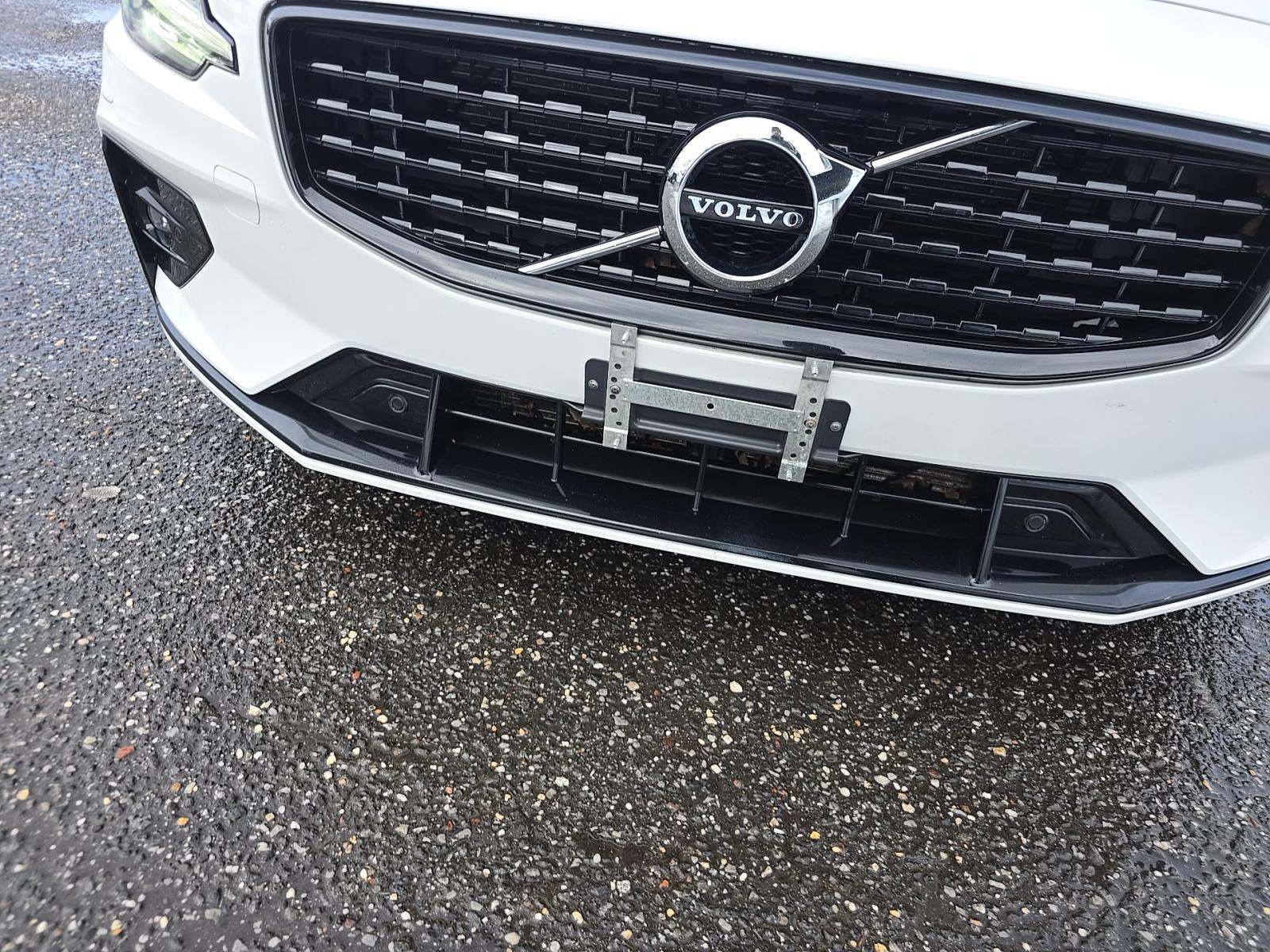 2022 Volvo S60 B5 Momentum AWD