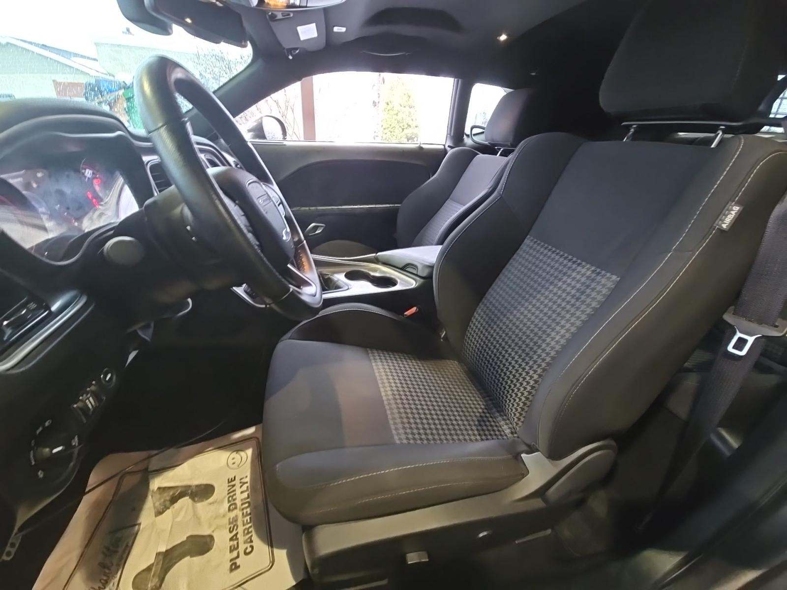 DODGE CHALLENGER - 6