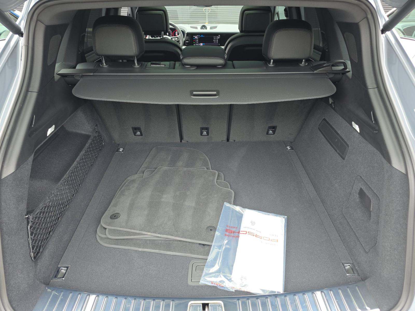 2026 Porsche Cayenne Base AWD