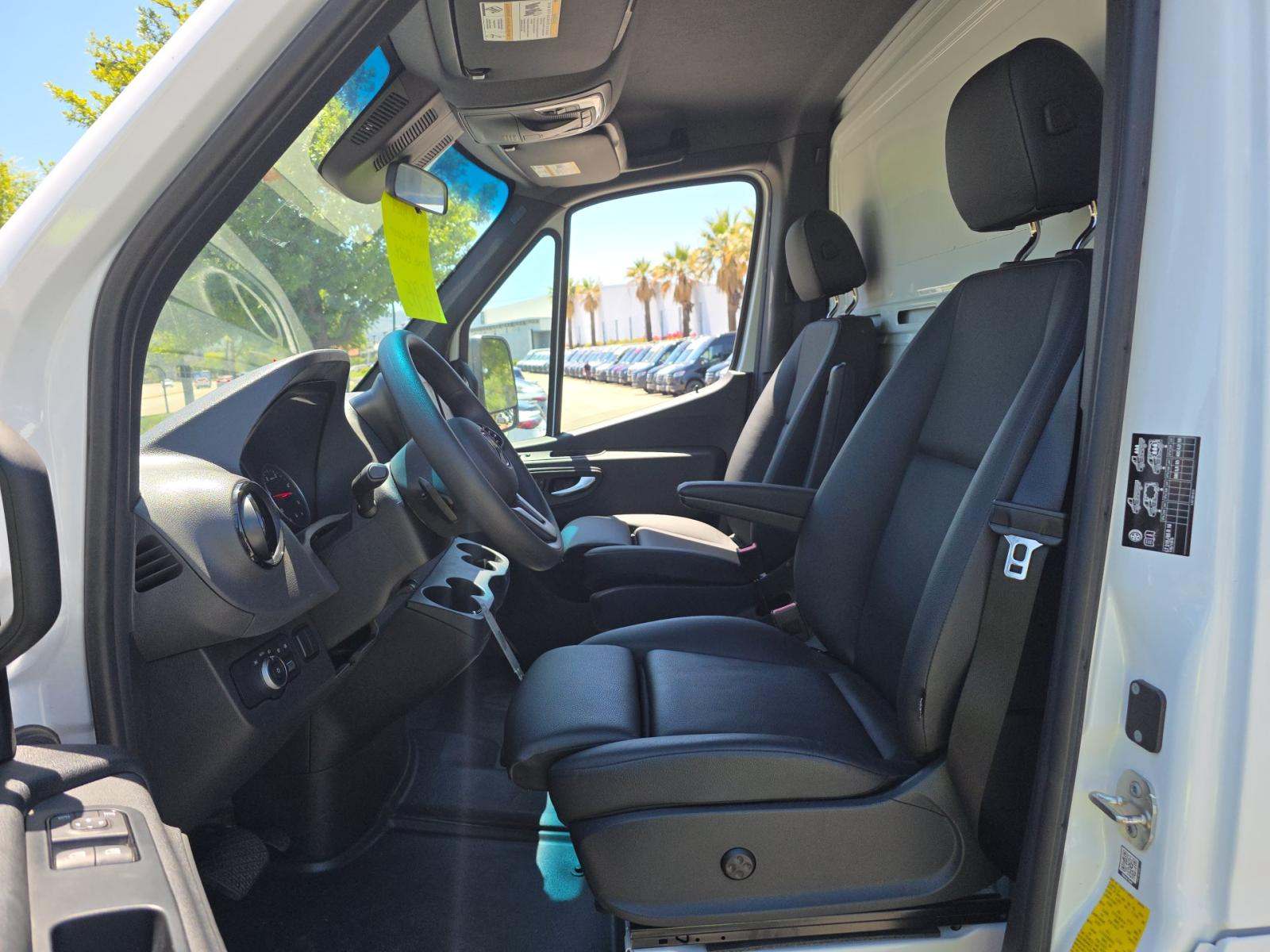 MERCEDES-BENZ SPRINTER 3500XD - 6