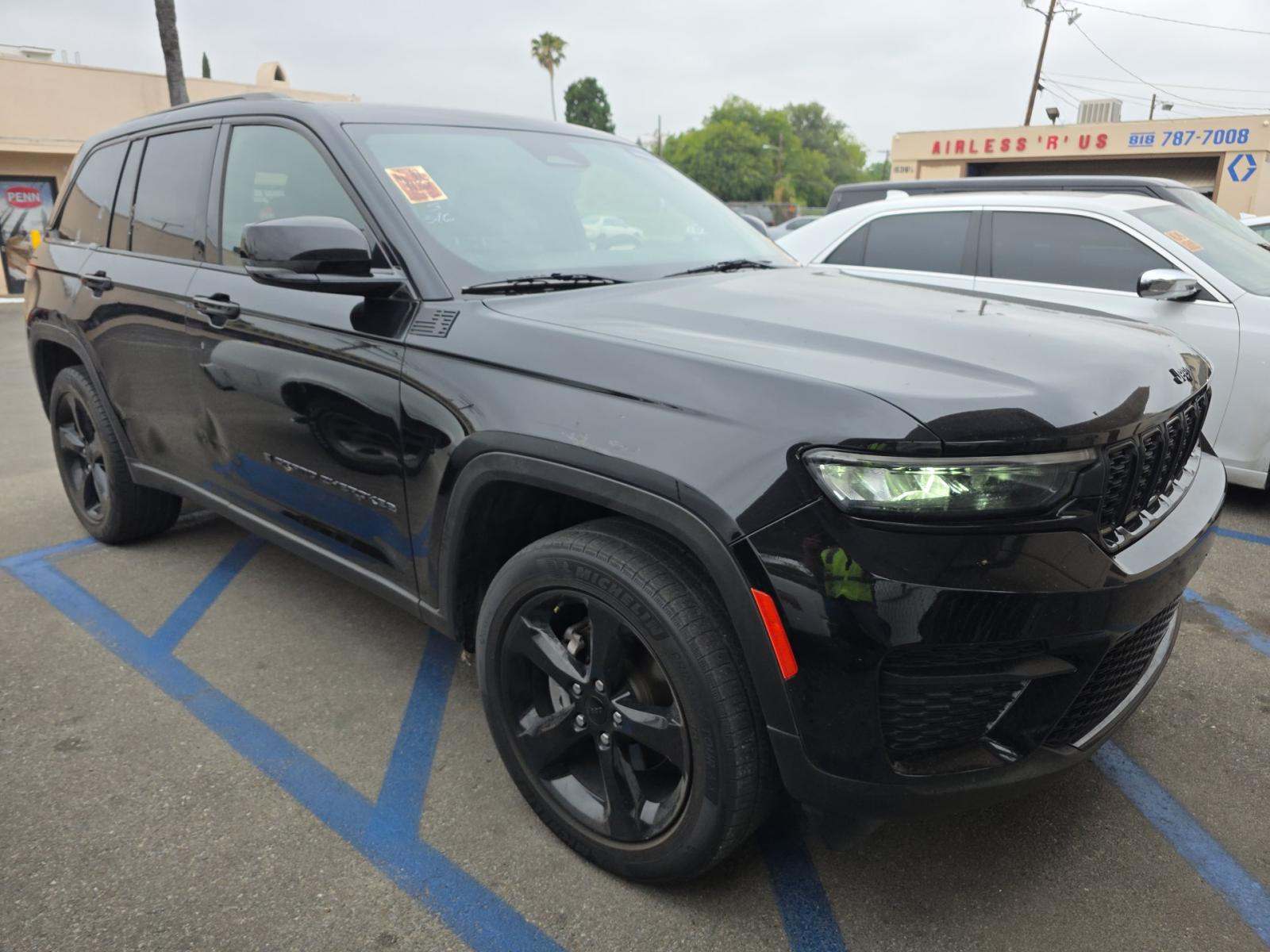 2023 Jeep Grand Cherokee Altitude AWD