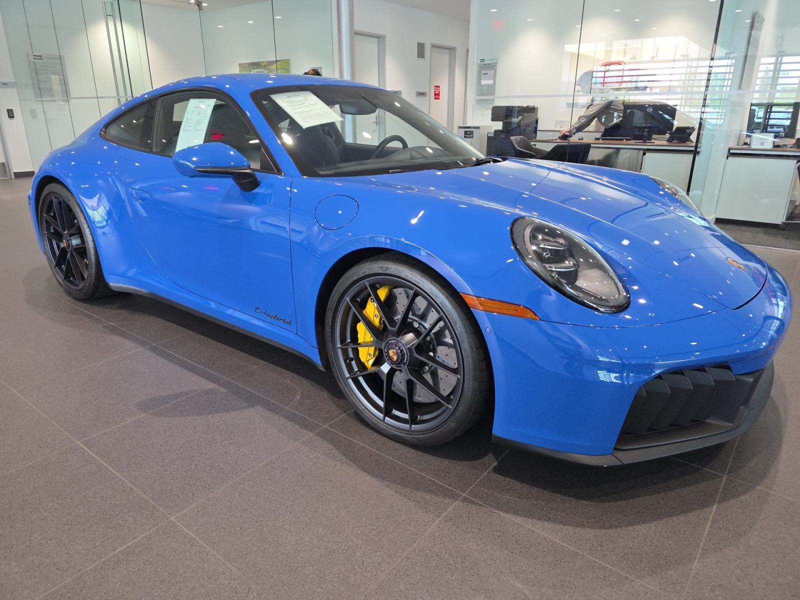 2025 Porsche 911 Carrera GTS RWD