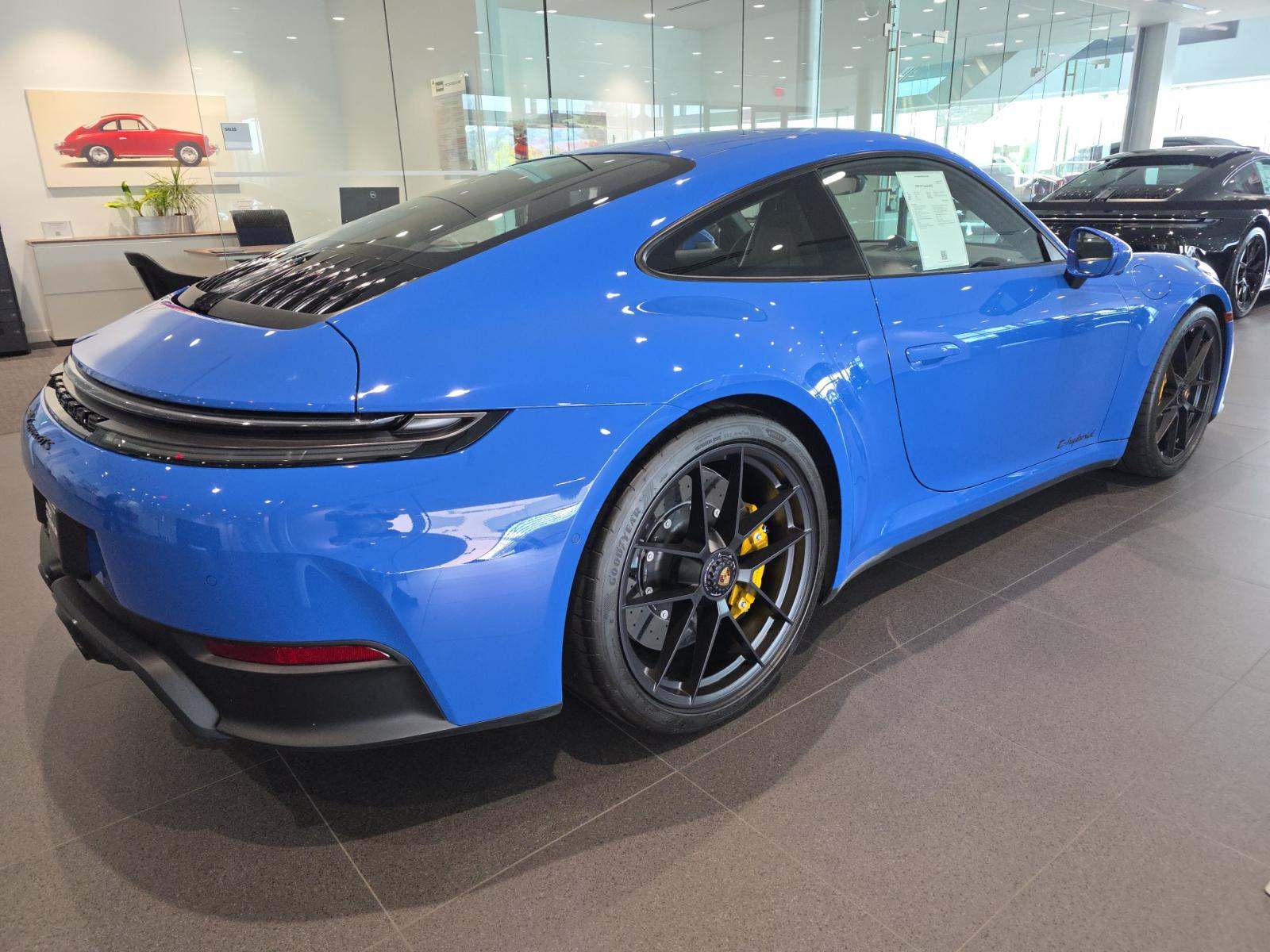 2025 Porsche 911 Carrera GTS RWD