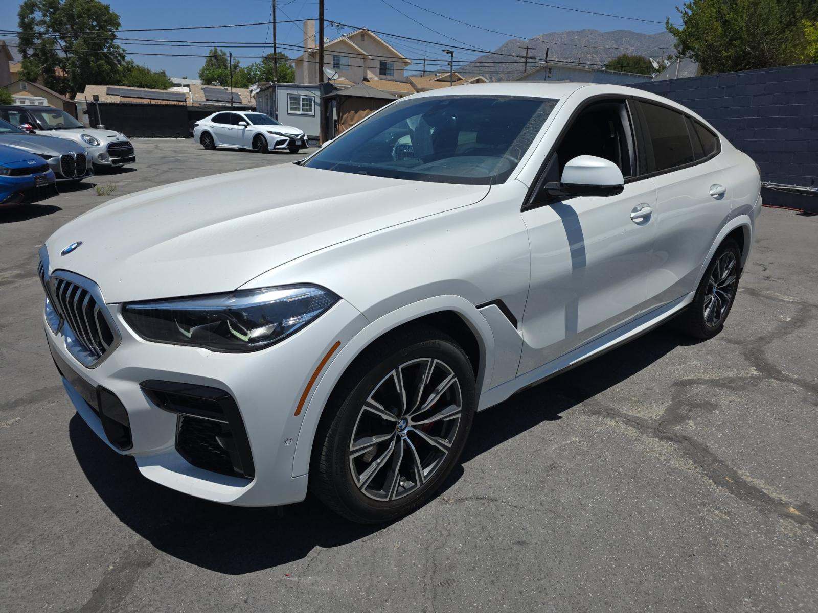 2022 BMW X6 xDrive40i AWD