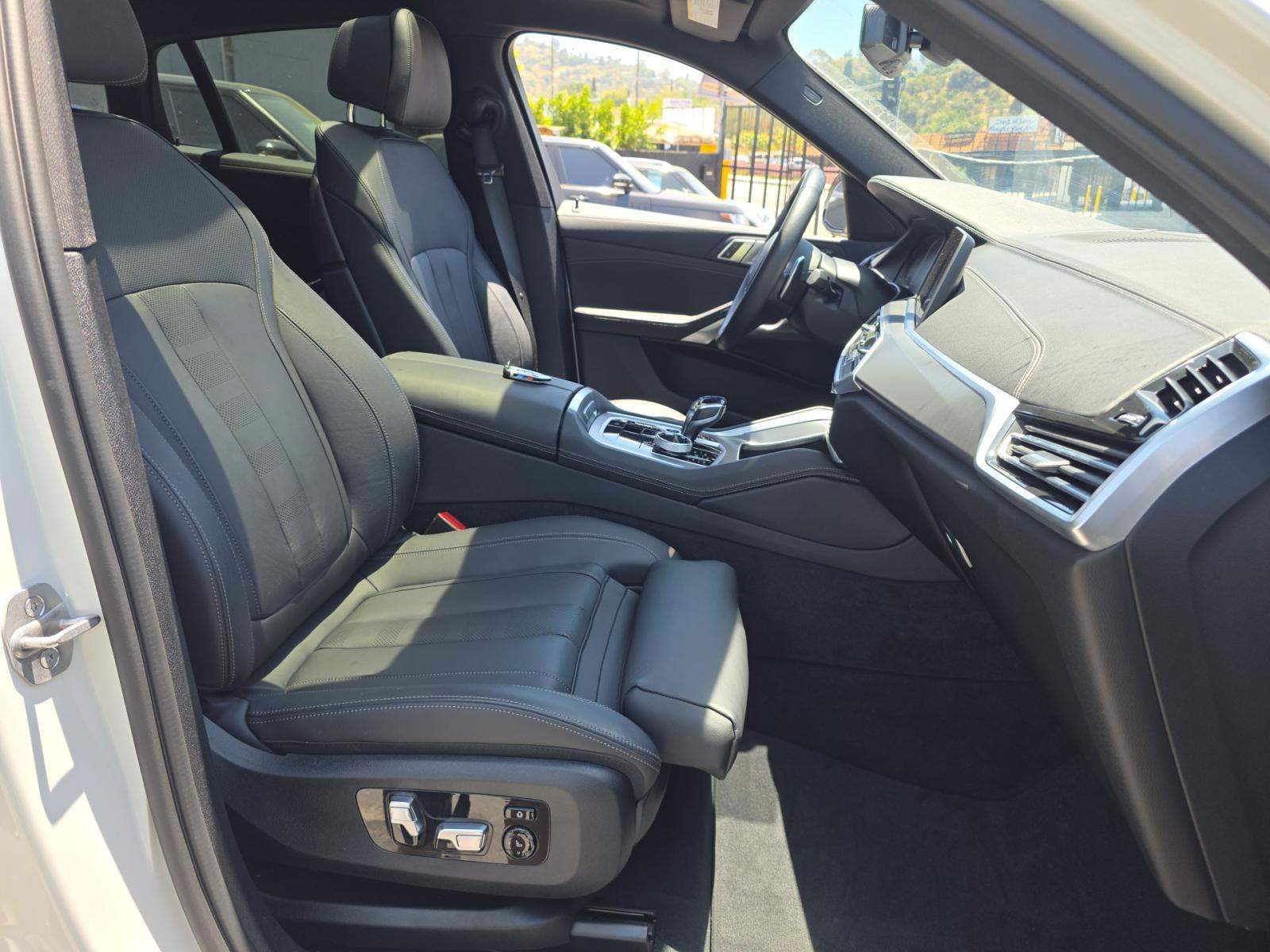 2022 BMW X6 xDrive40i AWD