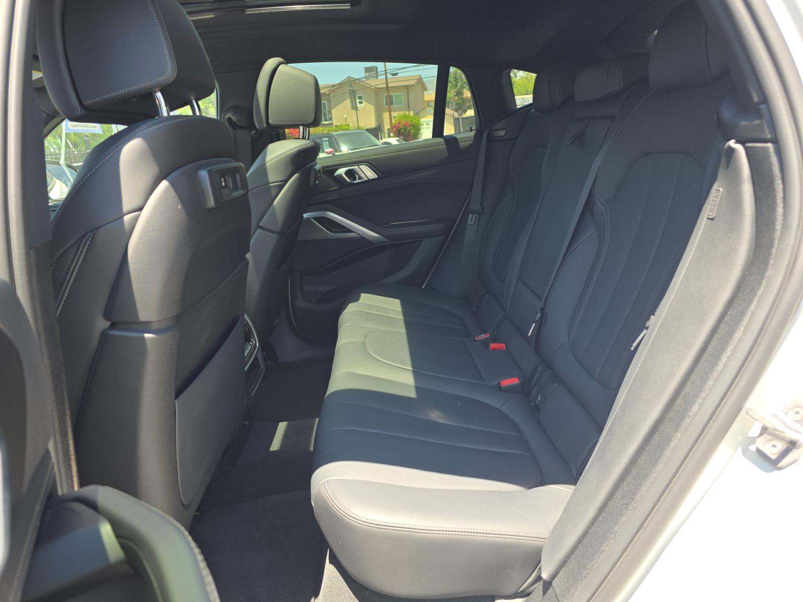 2022 BMW X6 xDrive40i AWD