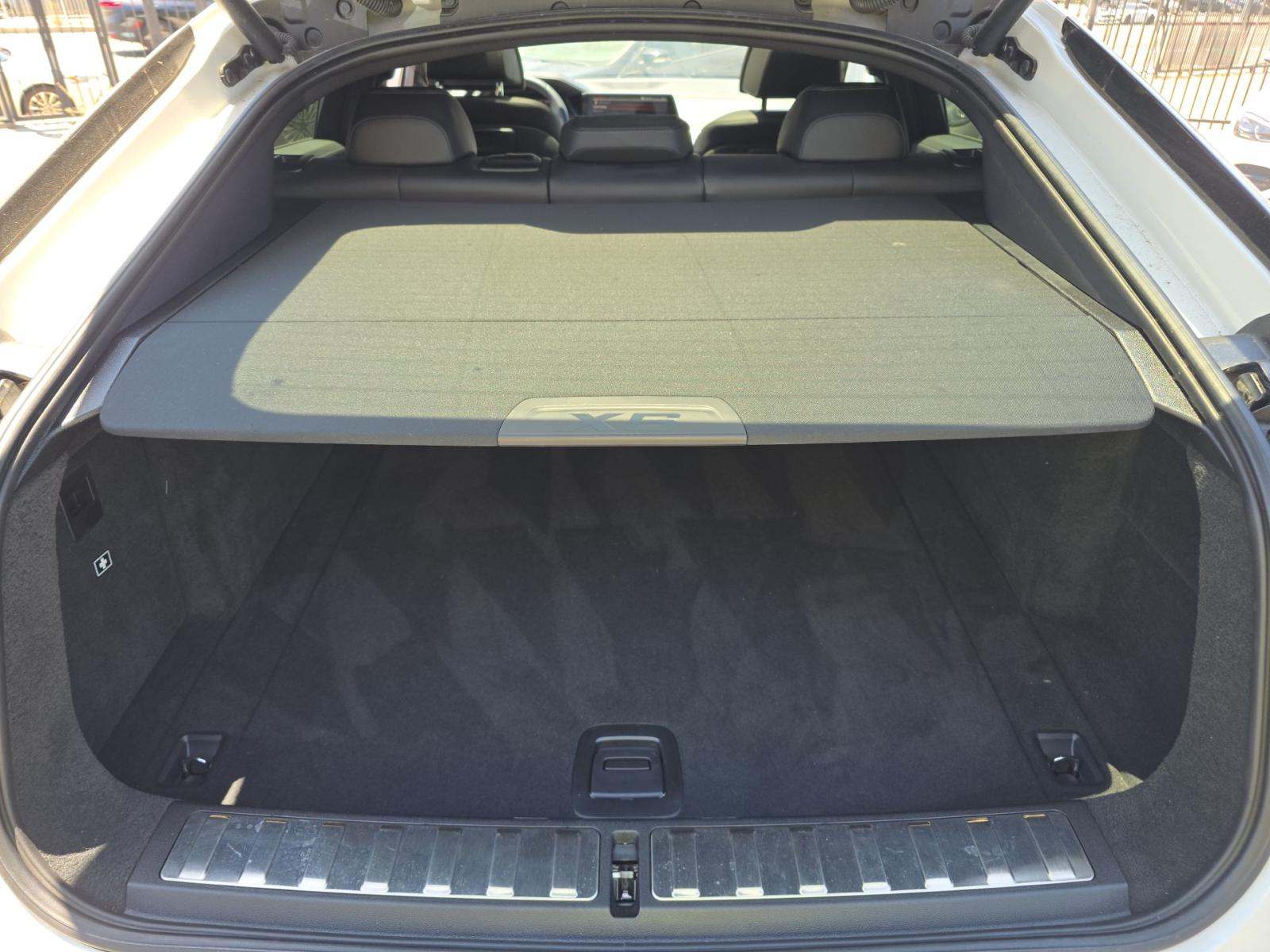 2022 BMW X6 xDrive40i AWD