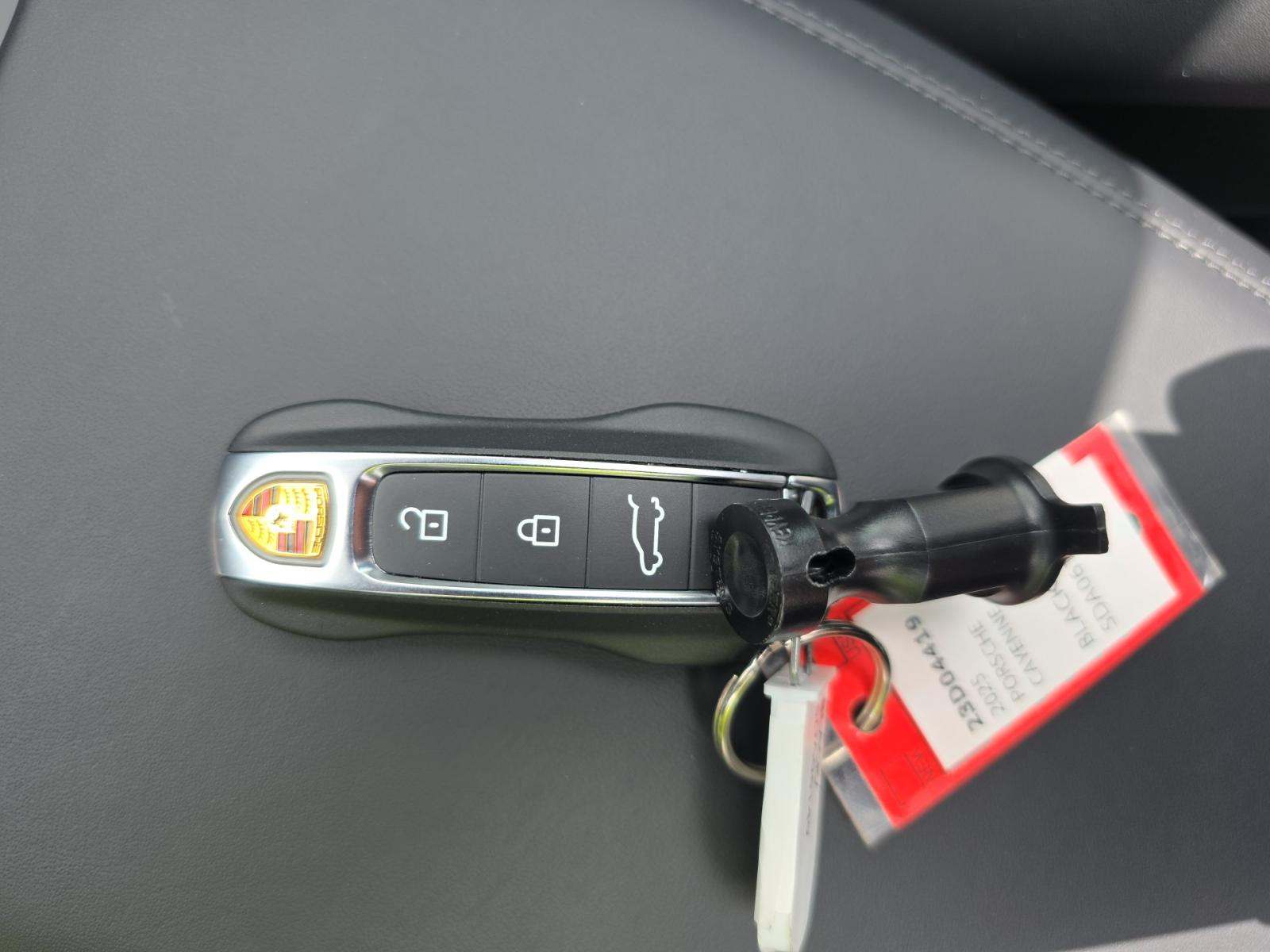 2025 Porsche Cayenne Base AWD