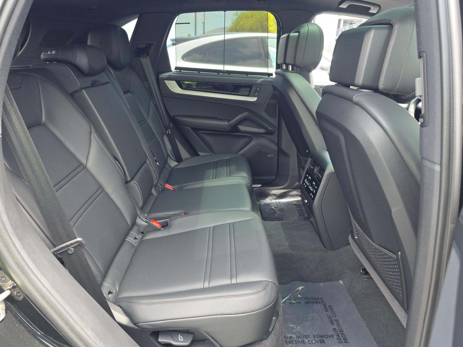 2025 Porsche Cayenne Base AWD