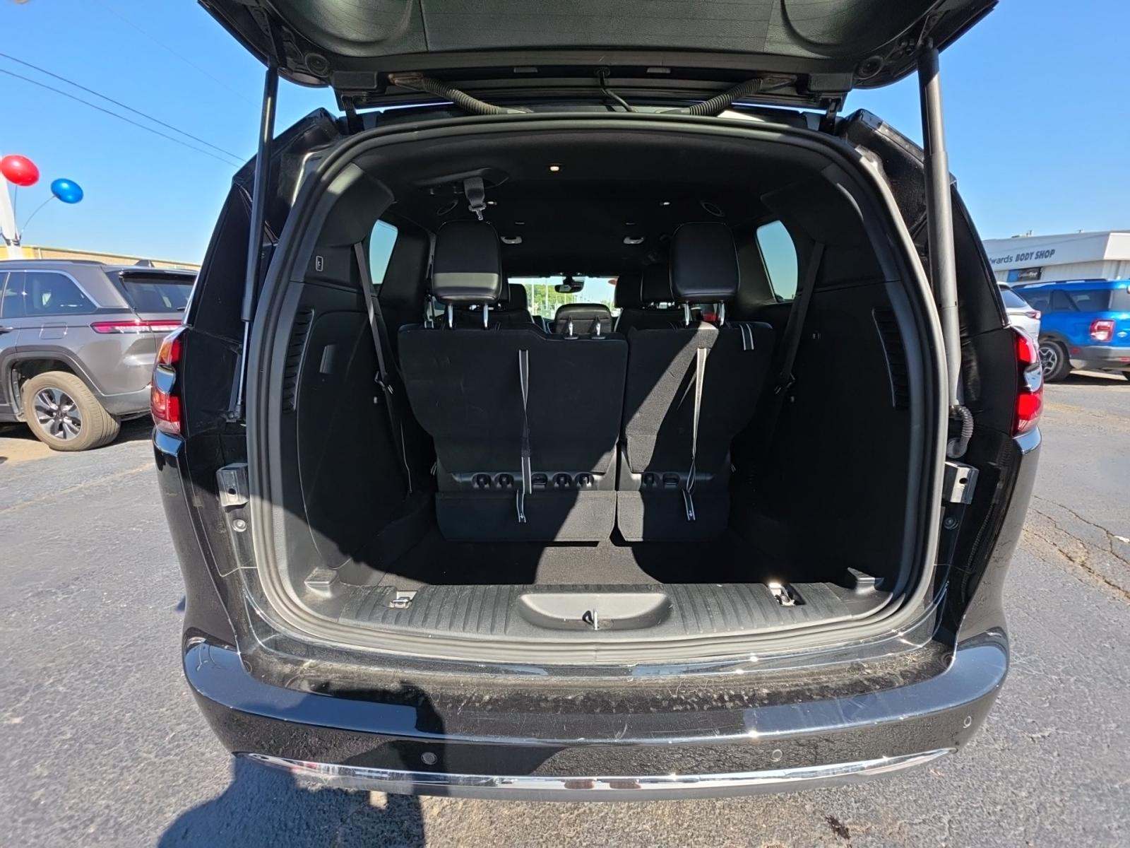 2025 Chrysler Pacifica Select FWD