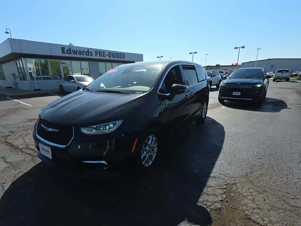 2025 Chrysler Pacifica Select FWD