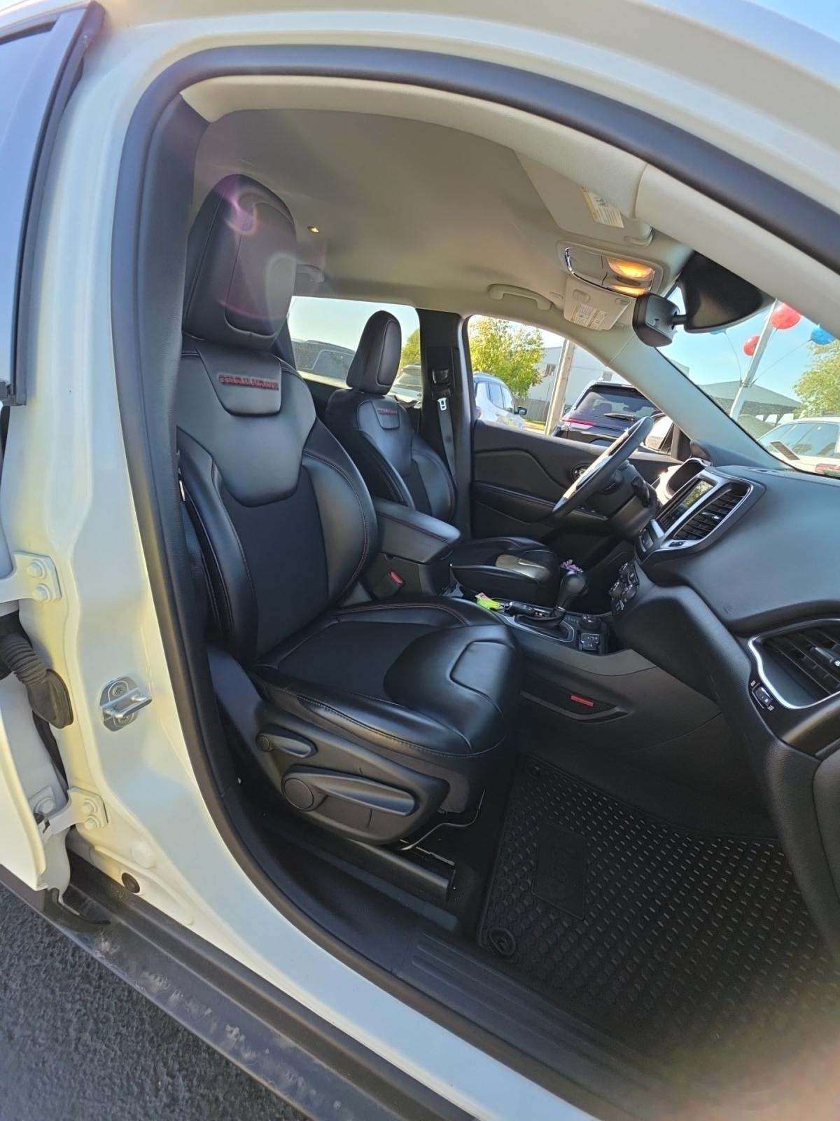 2022 Jeep Cherokee Trailhawk AWD
