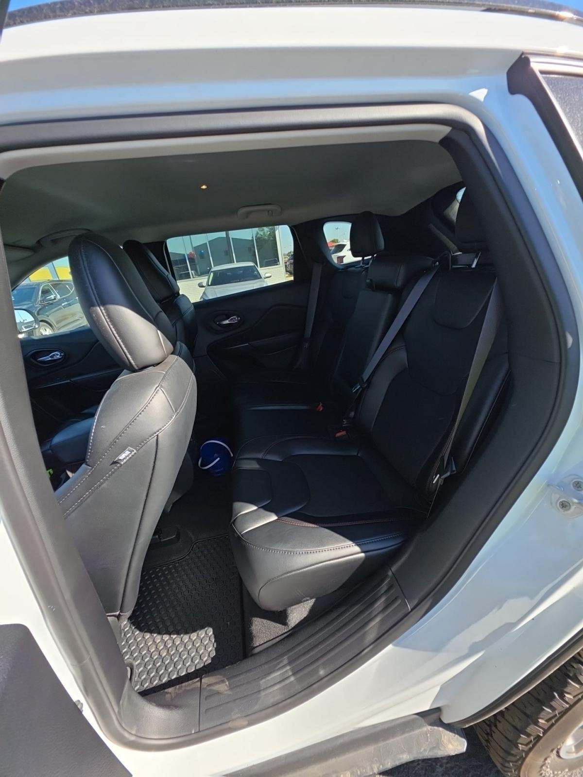 2022 Jeep Cherokee Trailhawk AWD