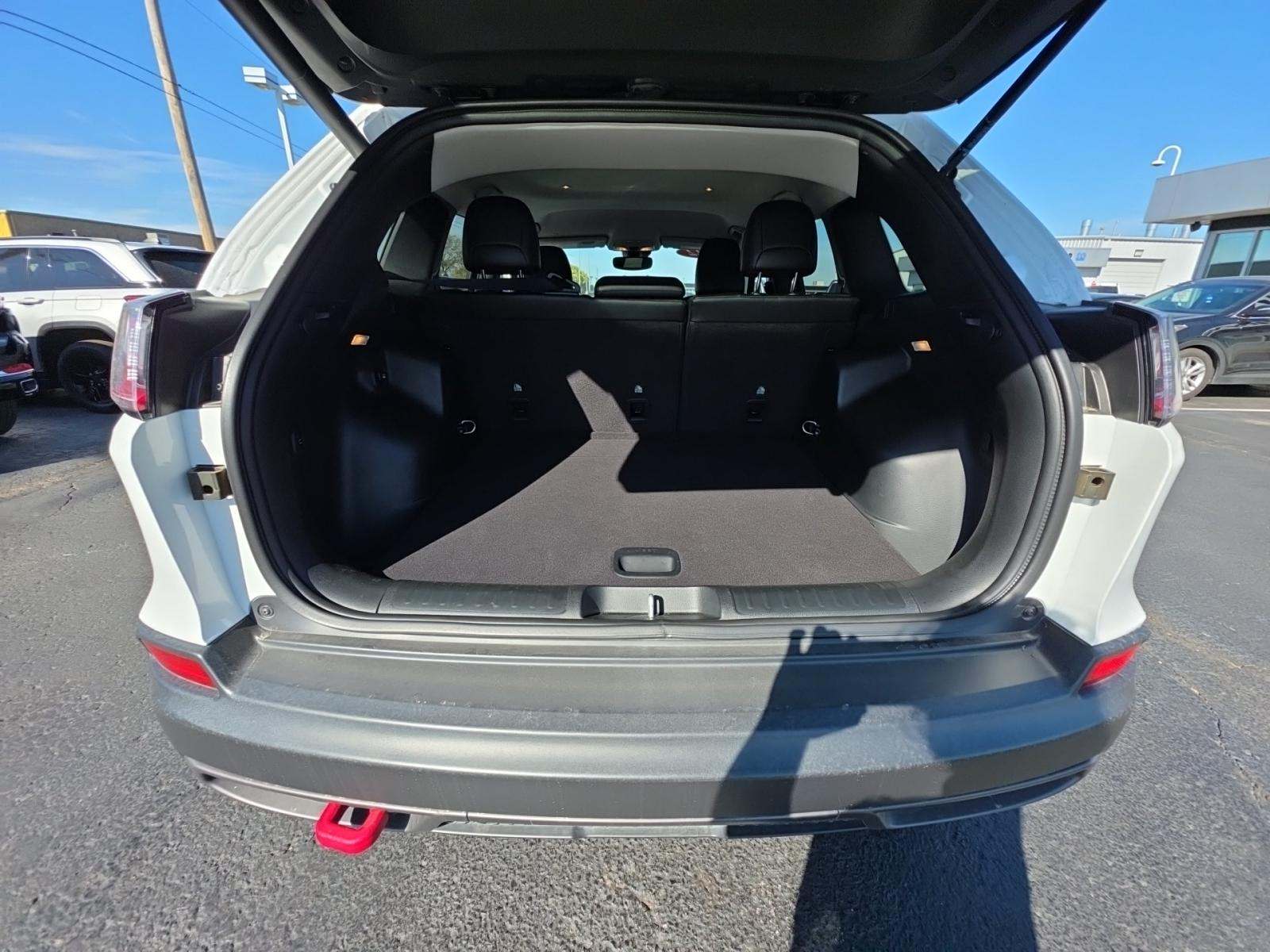 2022 Jeep Cherokee Trailhawk AWD