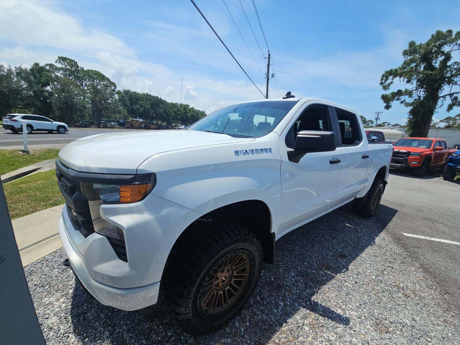2023 Chevrolet Silverado 1500 Custom AWD