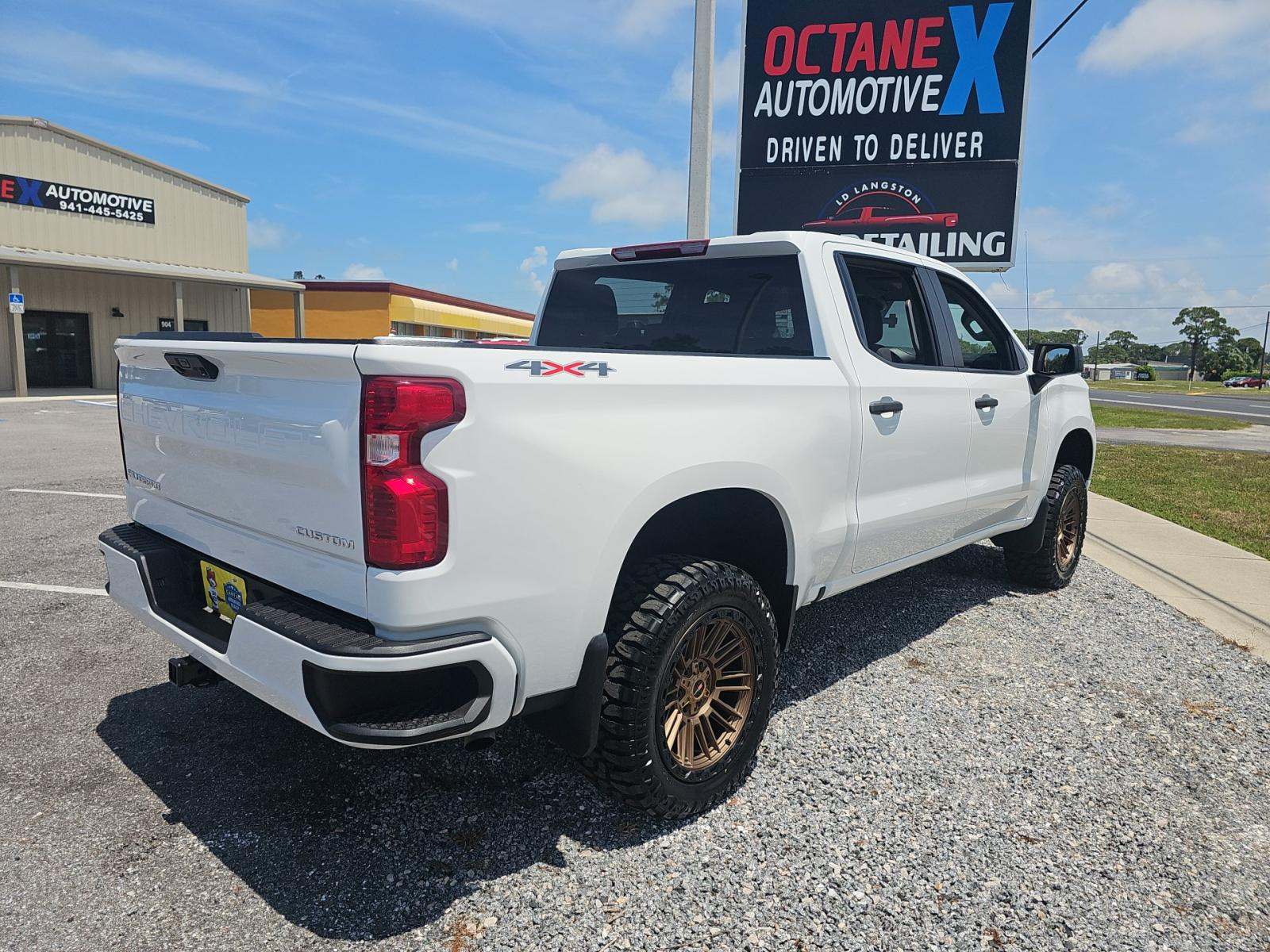 2023 Chevrolet Silverado 1500 Custom AWD