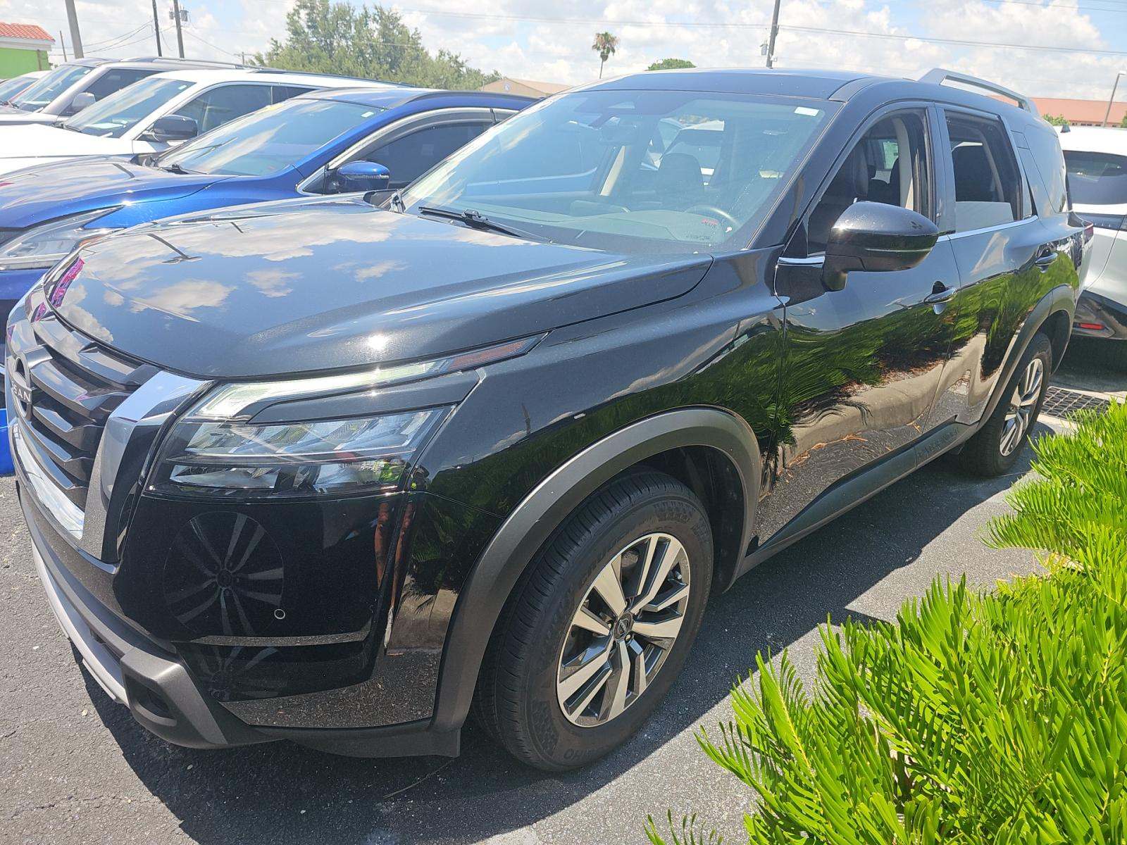 2025 Nissan Pathfinder SL AWD