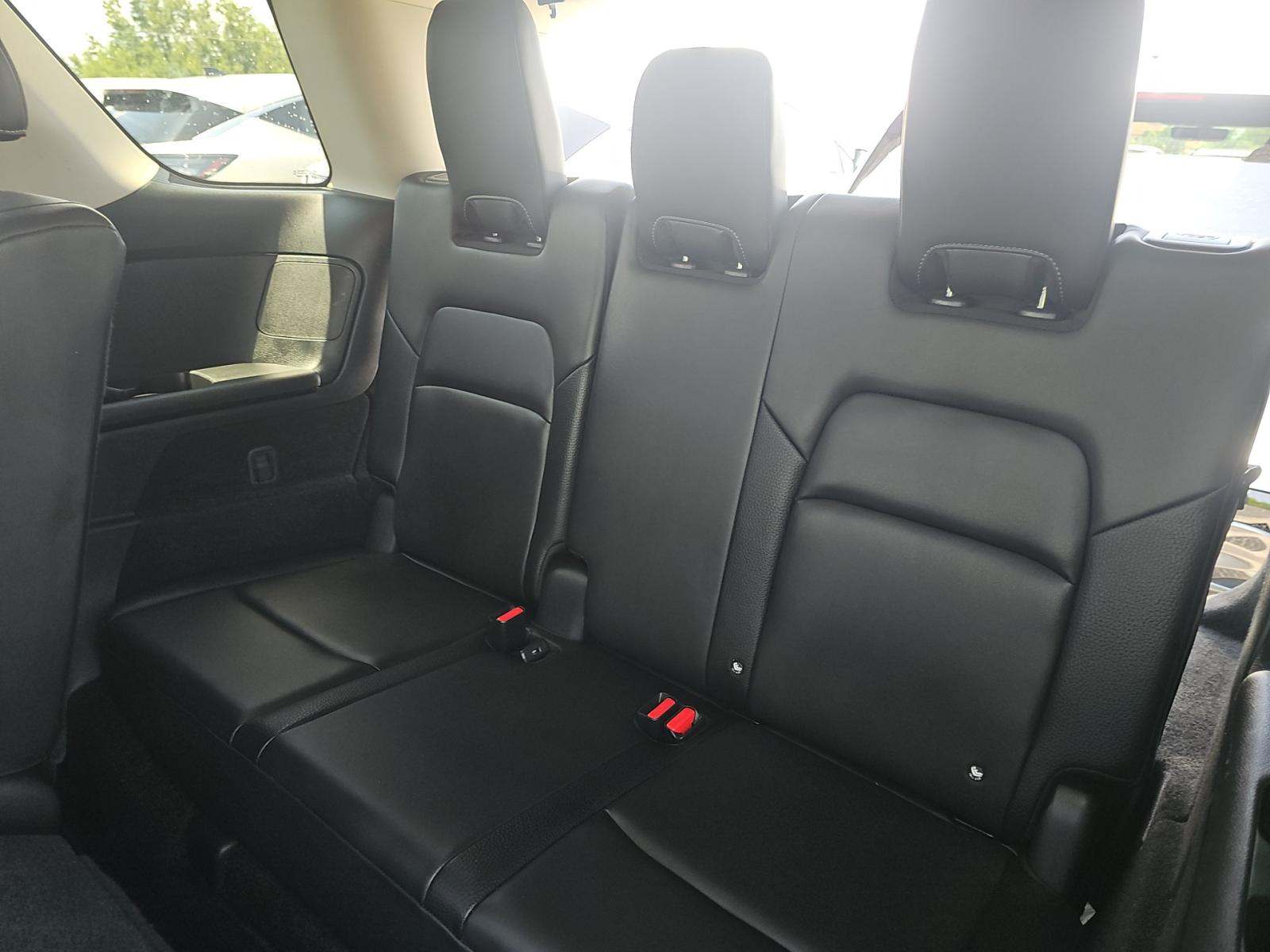 2025 Nissan Pathfinder SL AWD