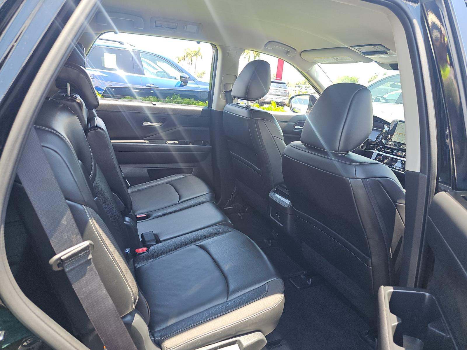 2025 Nissan Pathfinder SL AWD