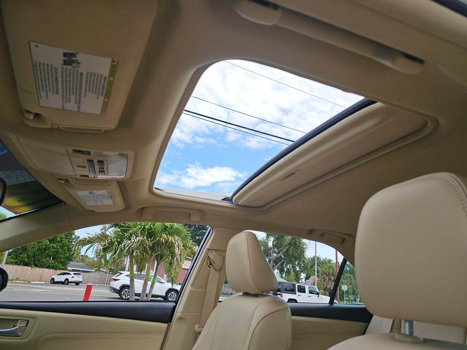 2016 Toyota Camry XLE FWD