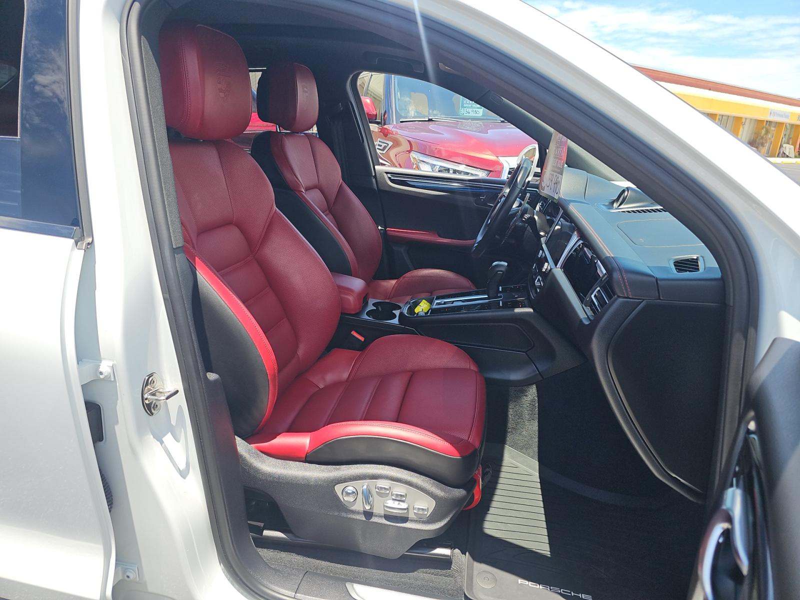 2022 Porsche Macan S AWD