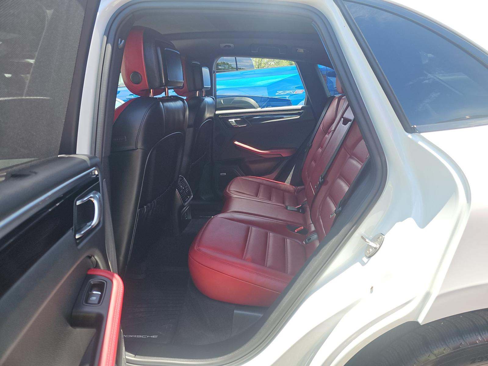 2022 Porsche Macan S AWD