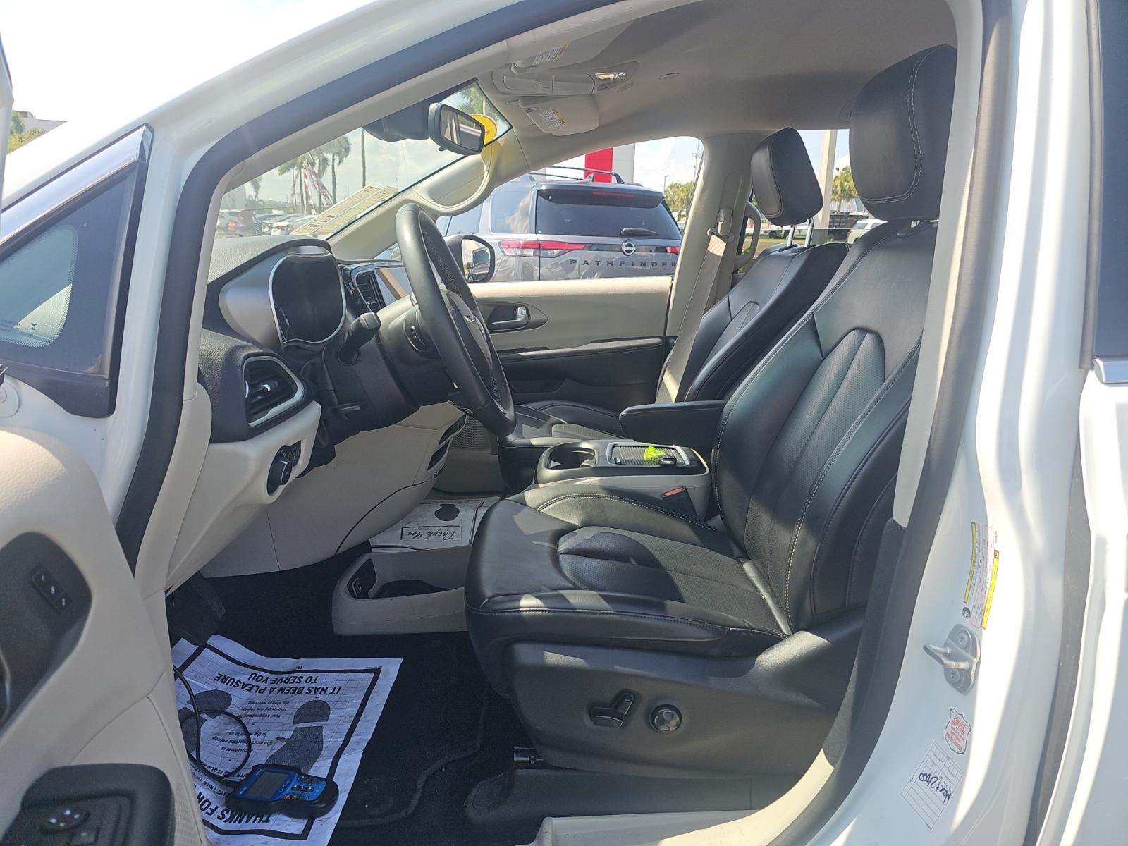 2023 Chrysler Pacifica Touring L FWD