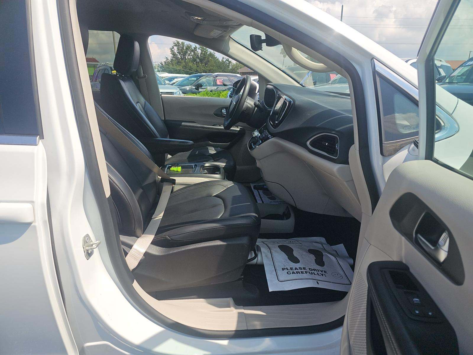 2023 Chrysler Pacifica Touring L FWD