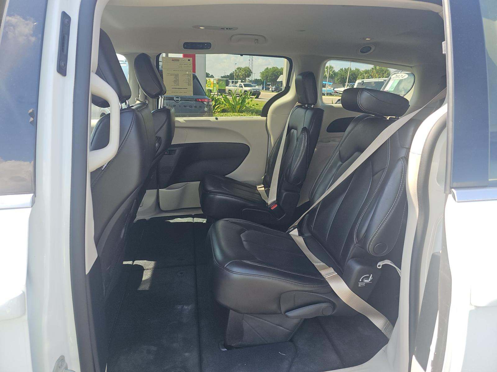 2023 Chrysler Pacifica Touring L FWD