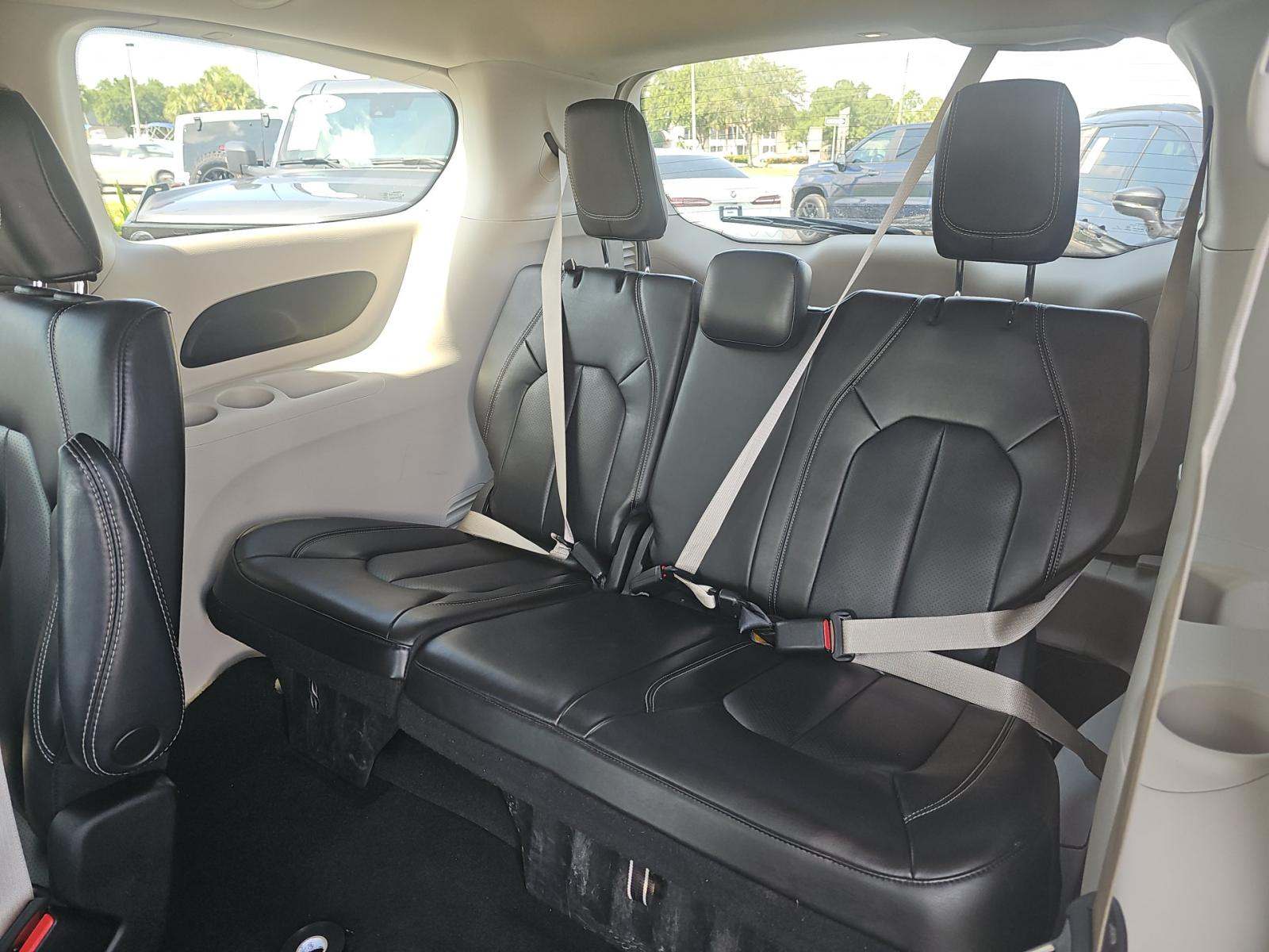 2023 Chrysler Pacifica Touring L FWD