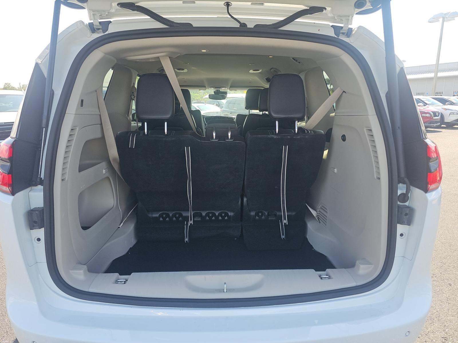 2023 Chrysler Pacifica Touring L FWD