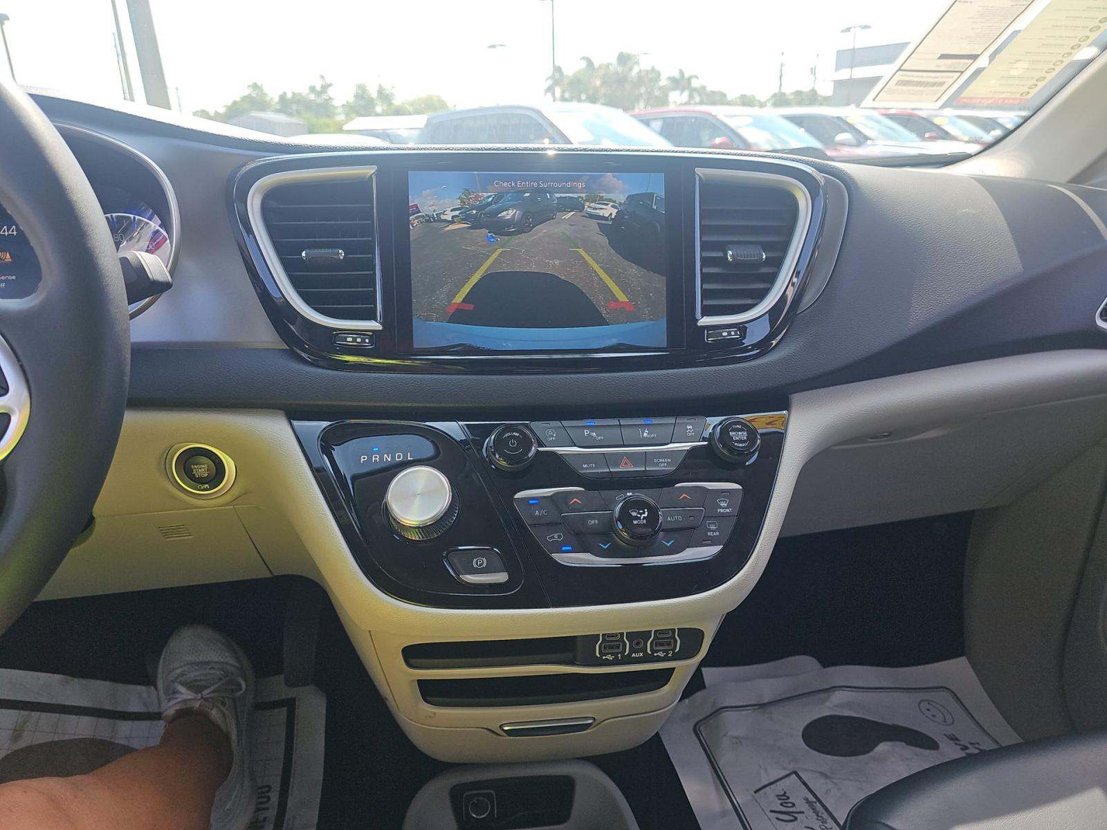2023 Chrysler Pacifica Touring L FWD