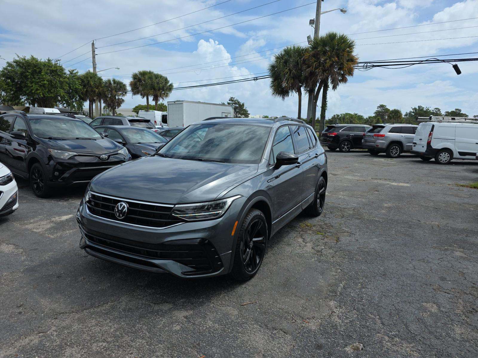 2023 Volkswagen Tiguan 2.0T SE R-Line Black FWD
