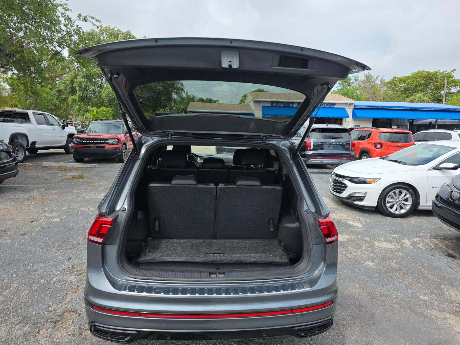 2023 Volkswagen Tiguan 2.0T SE R-Line Black FWD