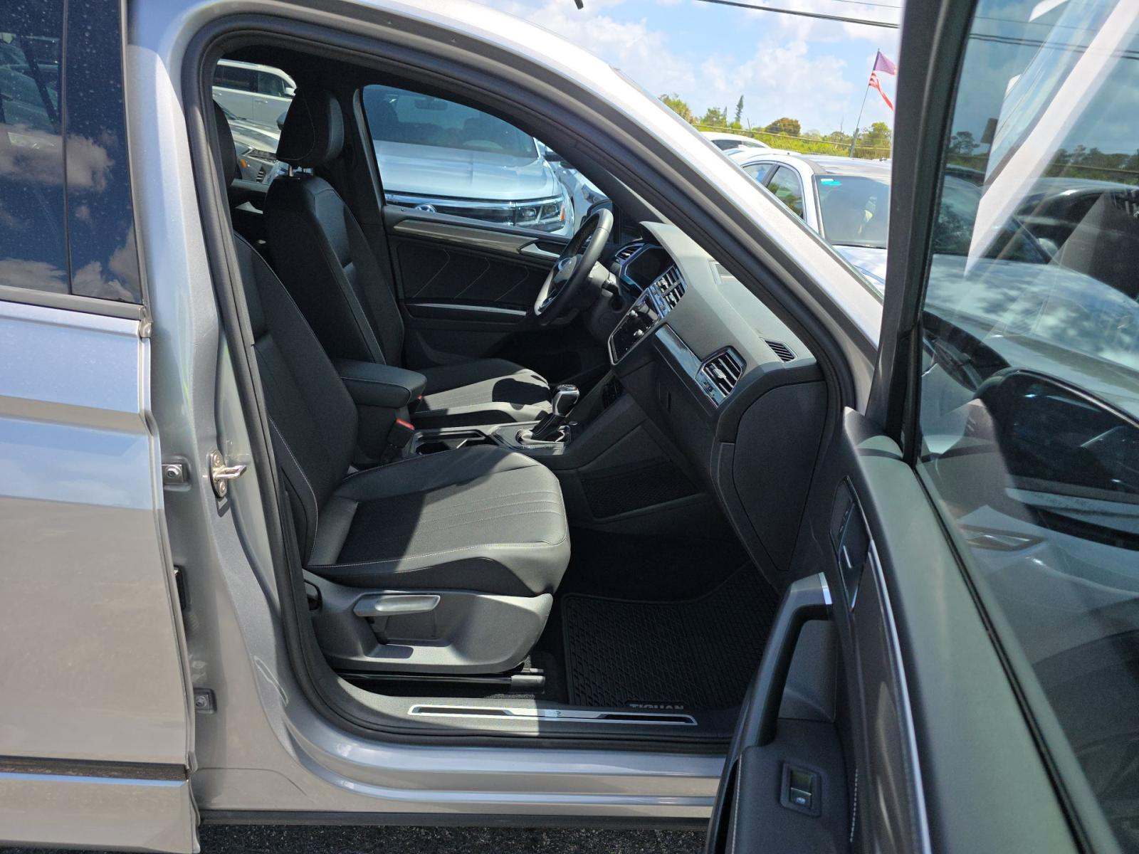 2023 Volkswagen Tiguan 2.0T SE R-Line Black FWD