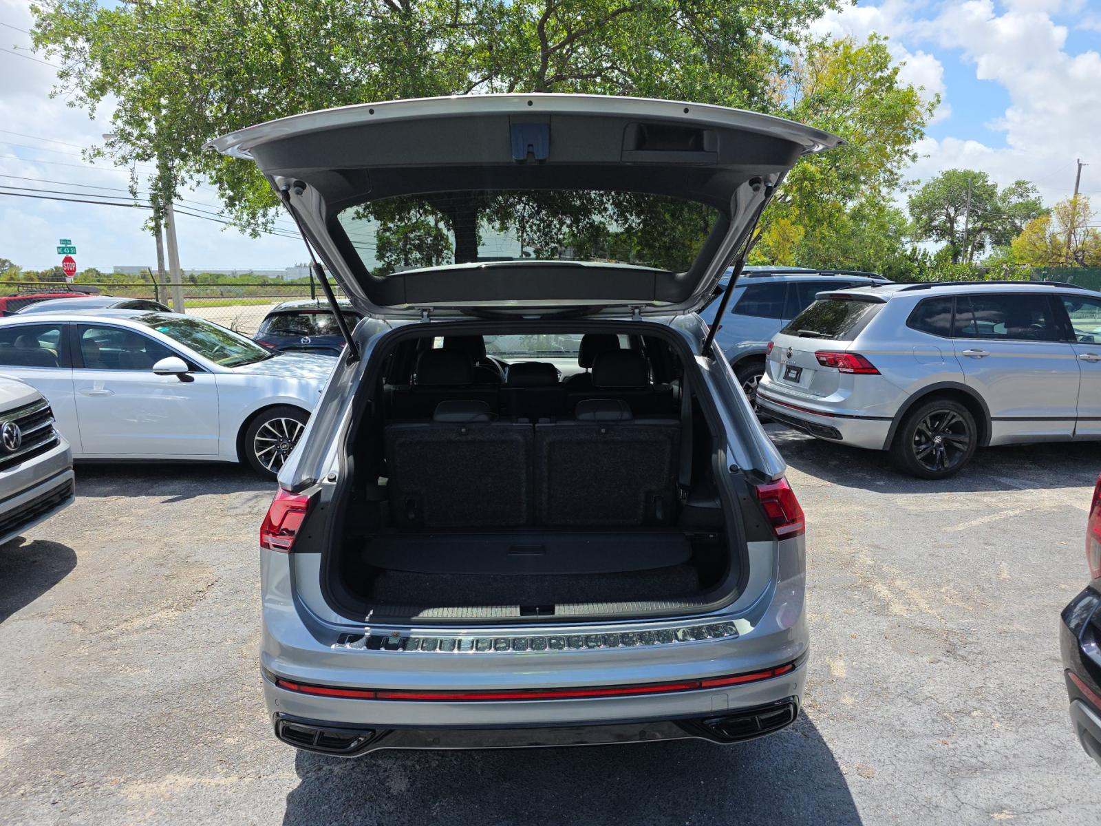 2023 Volkswagen Tiguan 2.0T SE R-Line Black FWD