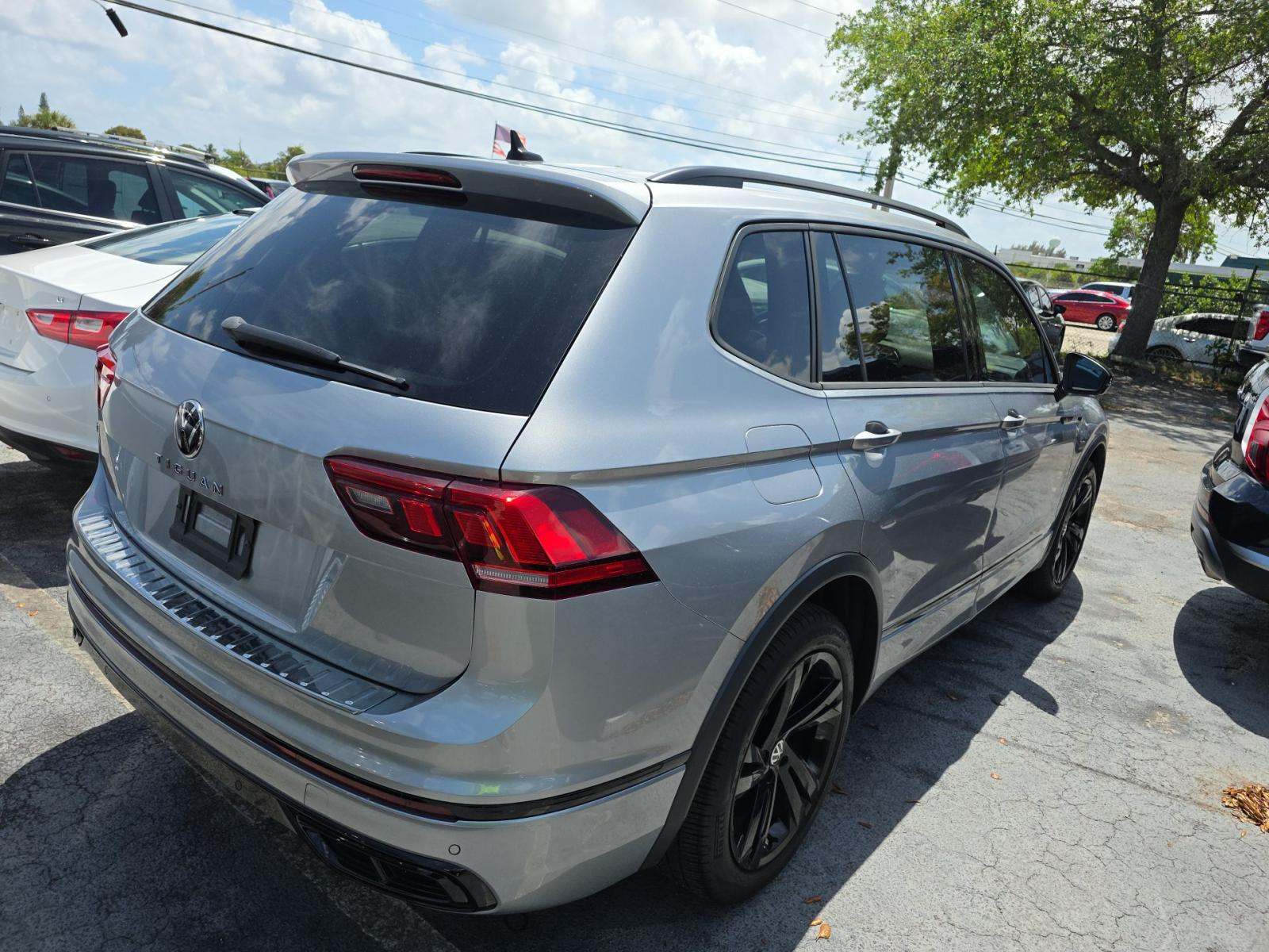 2023 Volkswagen Tiguan 2.0T SE R-Line Black FWD