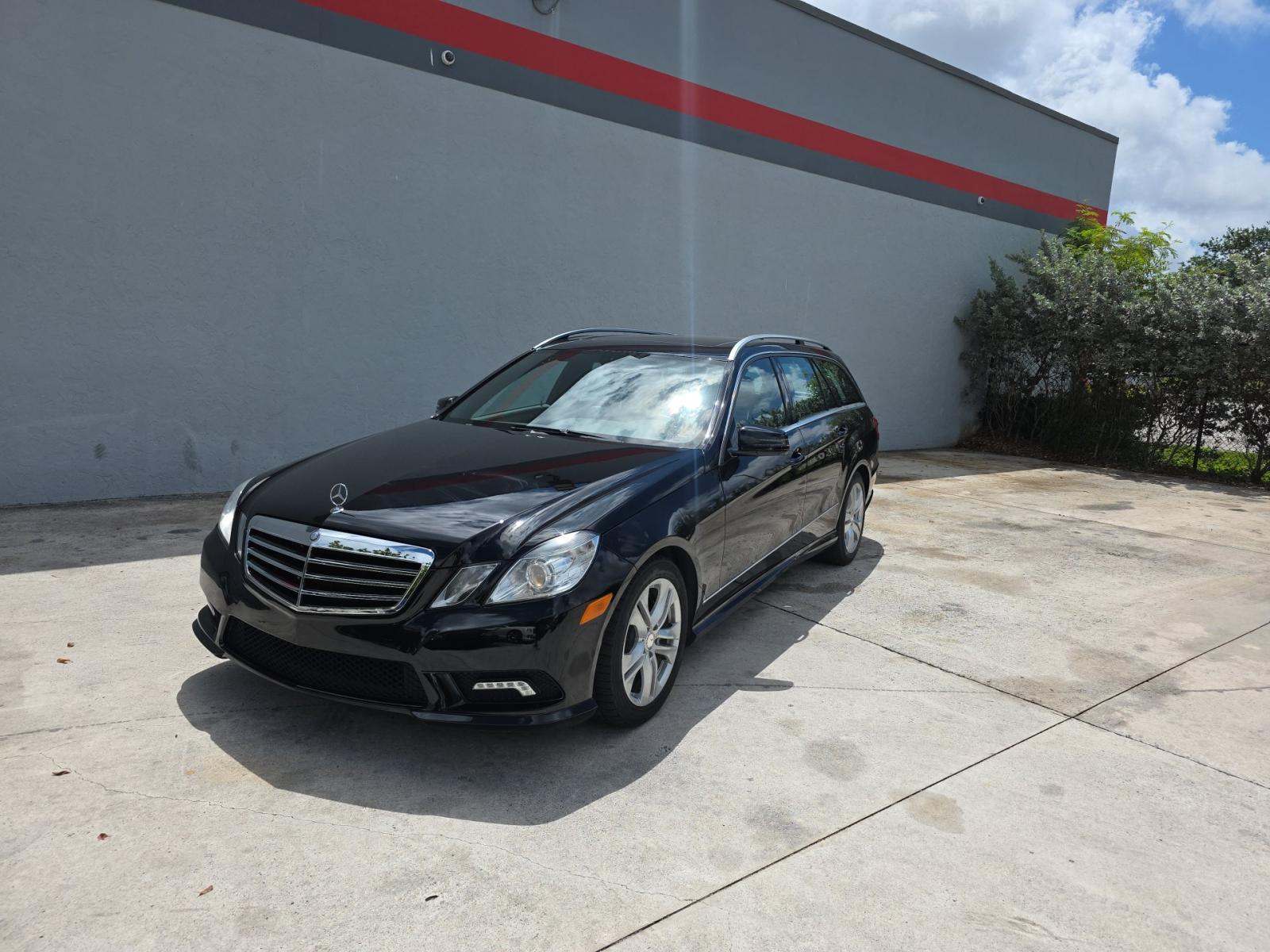 MERCEDES-BENZ E-CLASS - 1